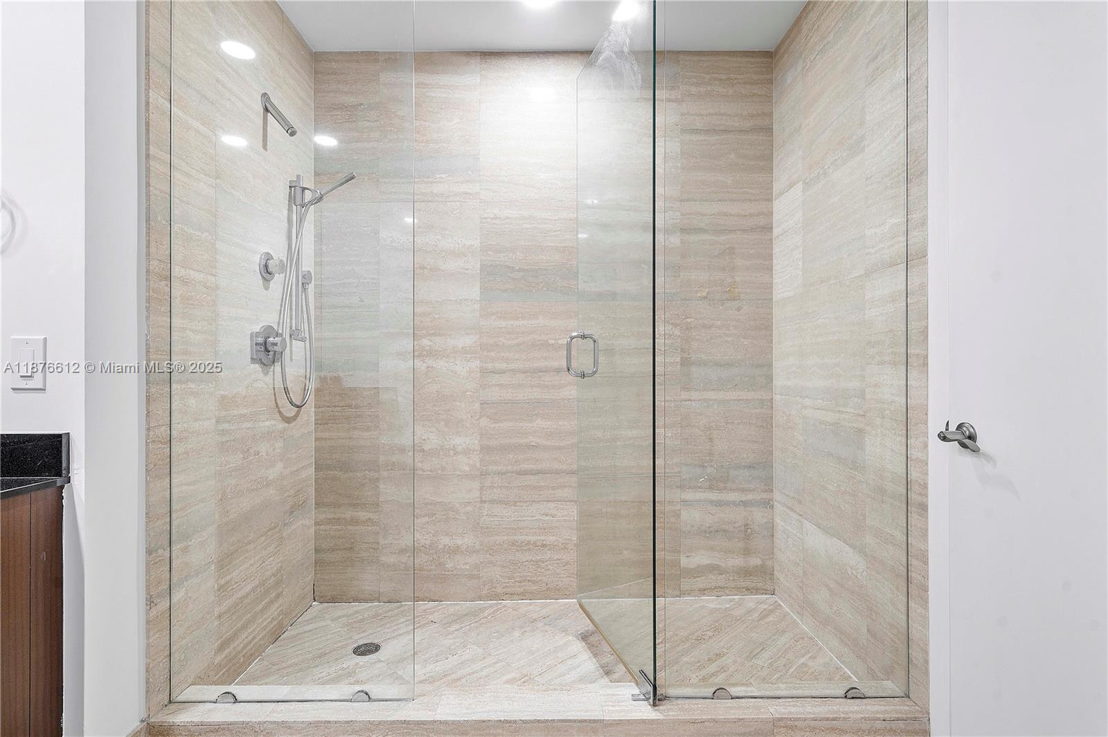 TDR TOWER III CONDO - Residential Lease