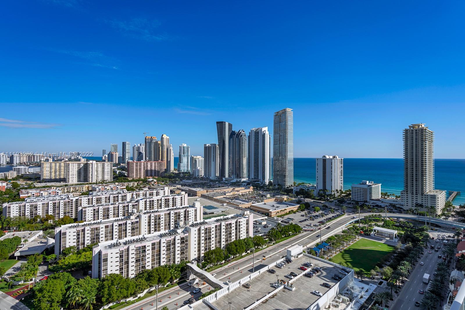 PARQUE TOWERS CONDO - Residential