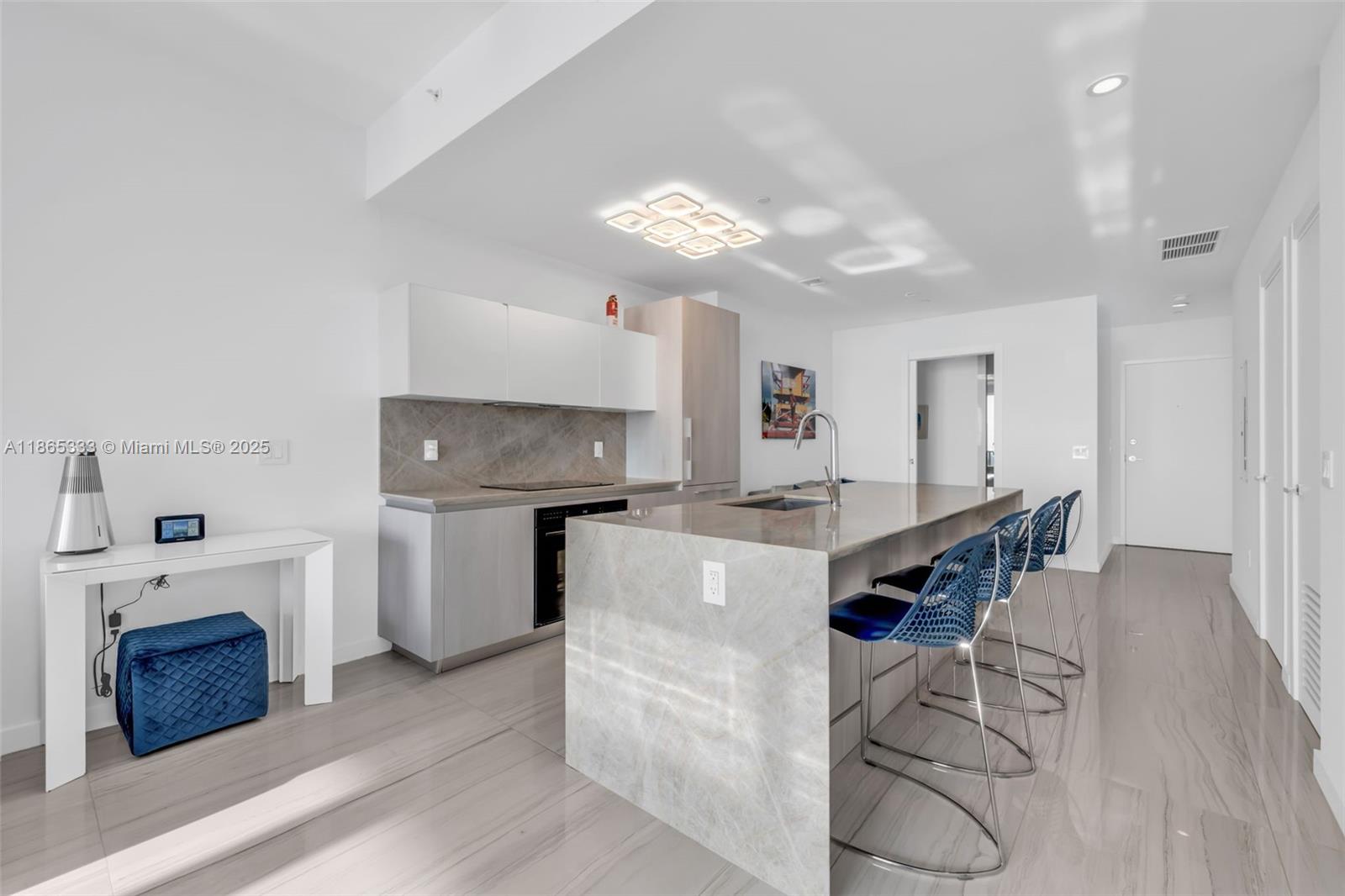 GRAN PARAISO CONDO - Residential