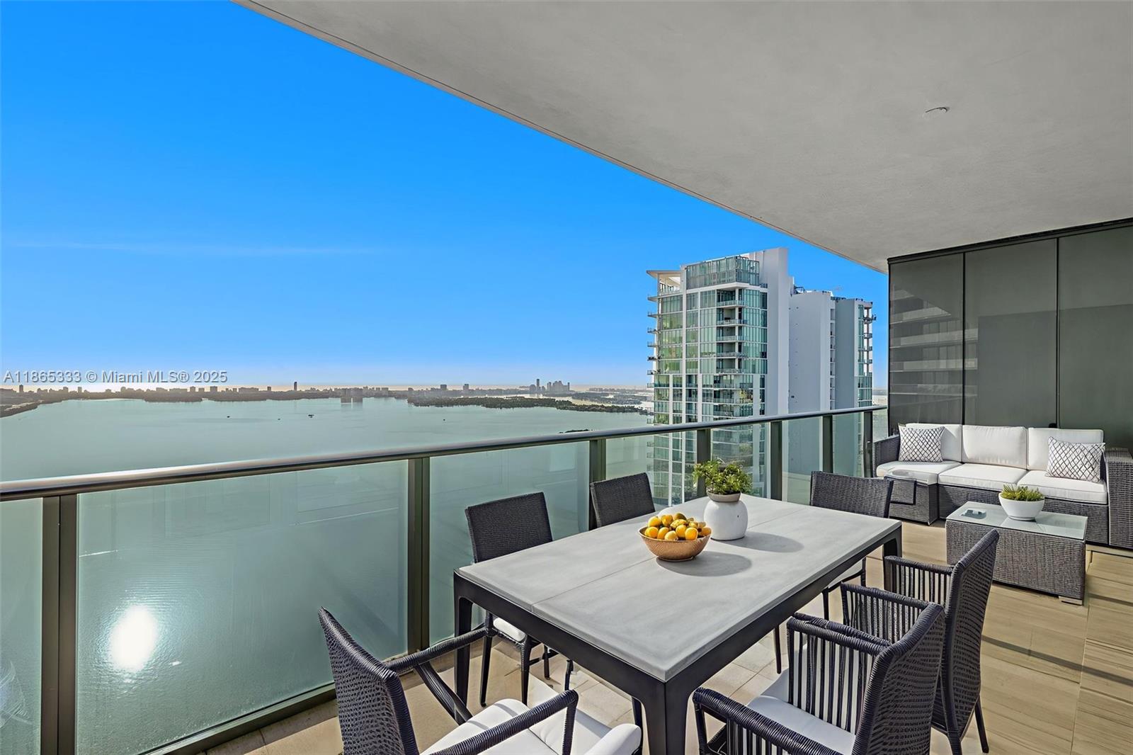 GRAN PARAISO CONDO - Residential