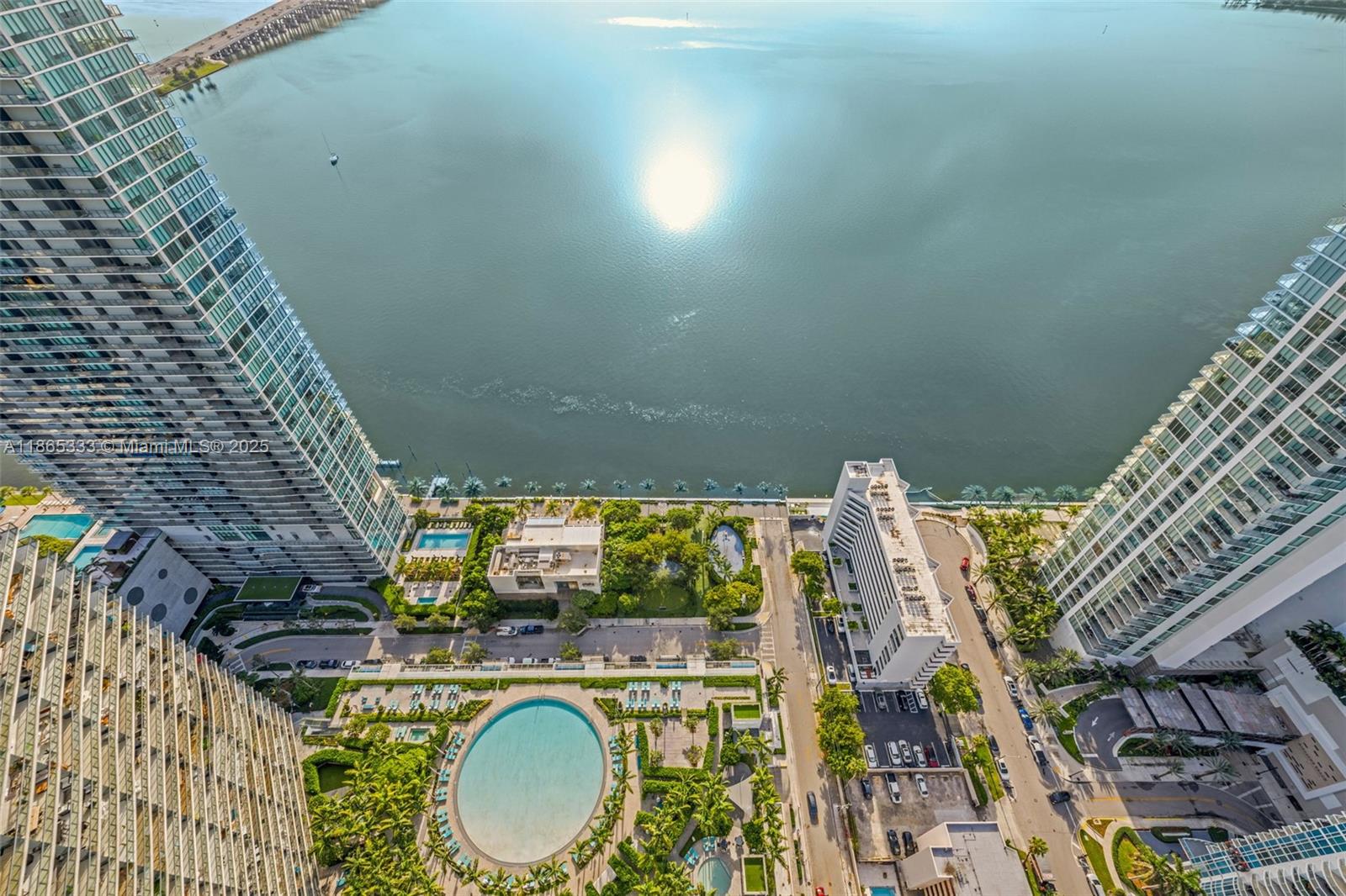 GRAN PARAISO CONDO - Residential