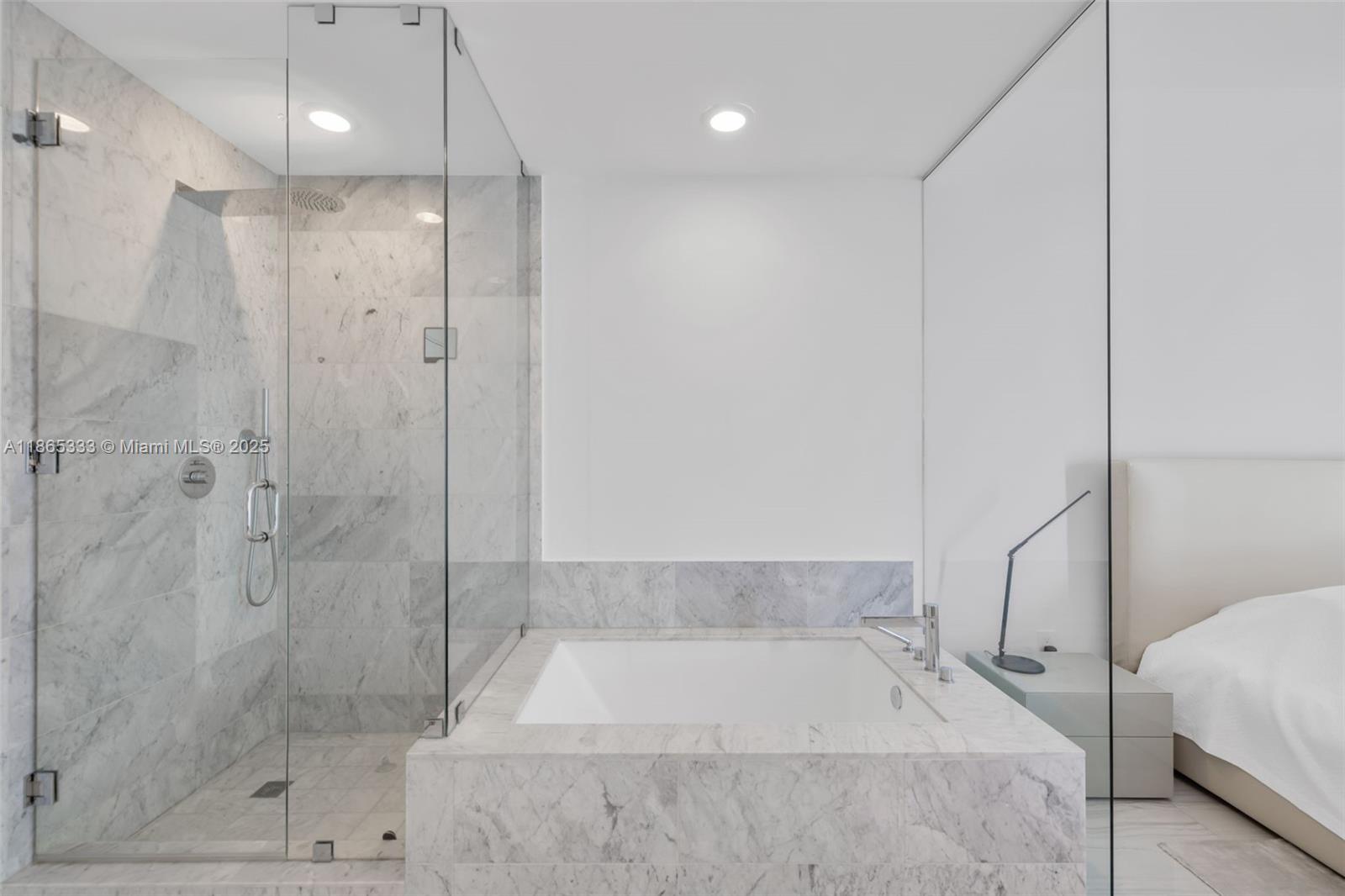 GRAN PARAISO CONDO - Residential