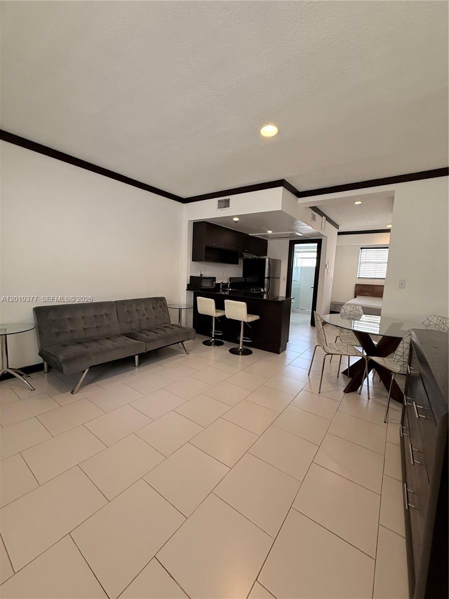 1545 Drexel Ave 422