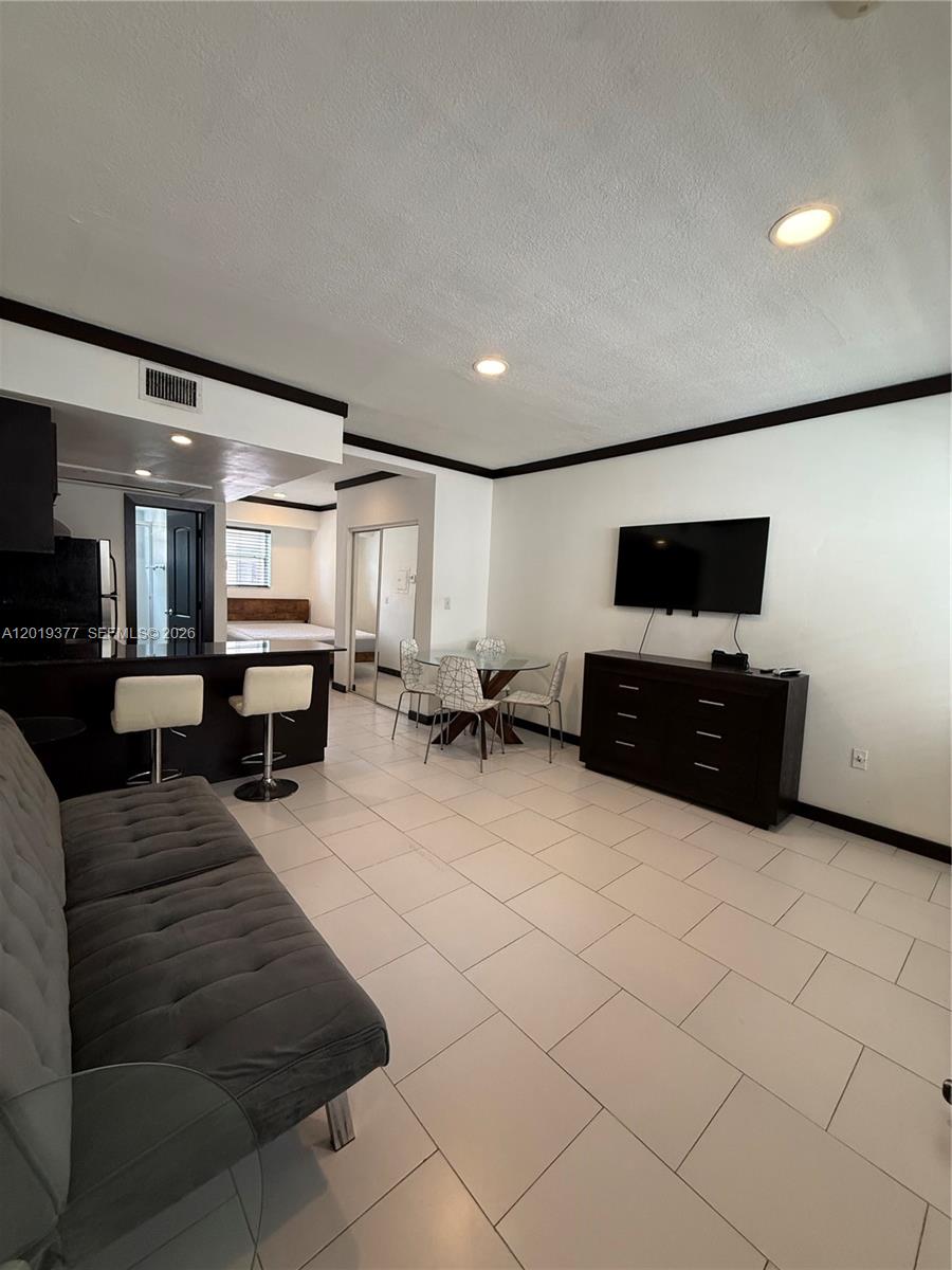 1545 Drexel Ave 422