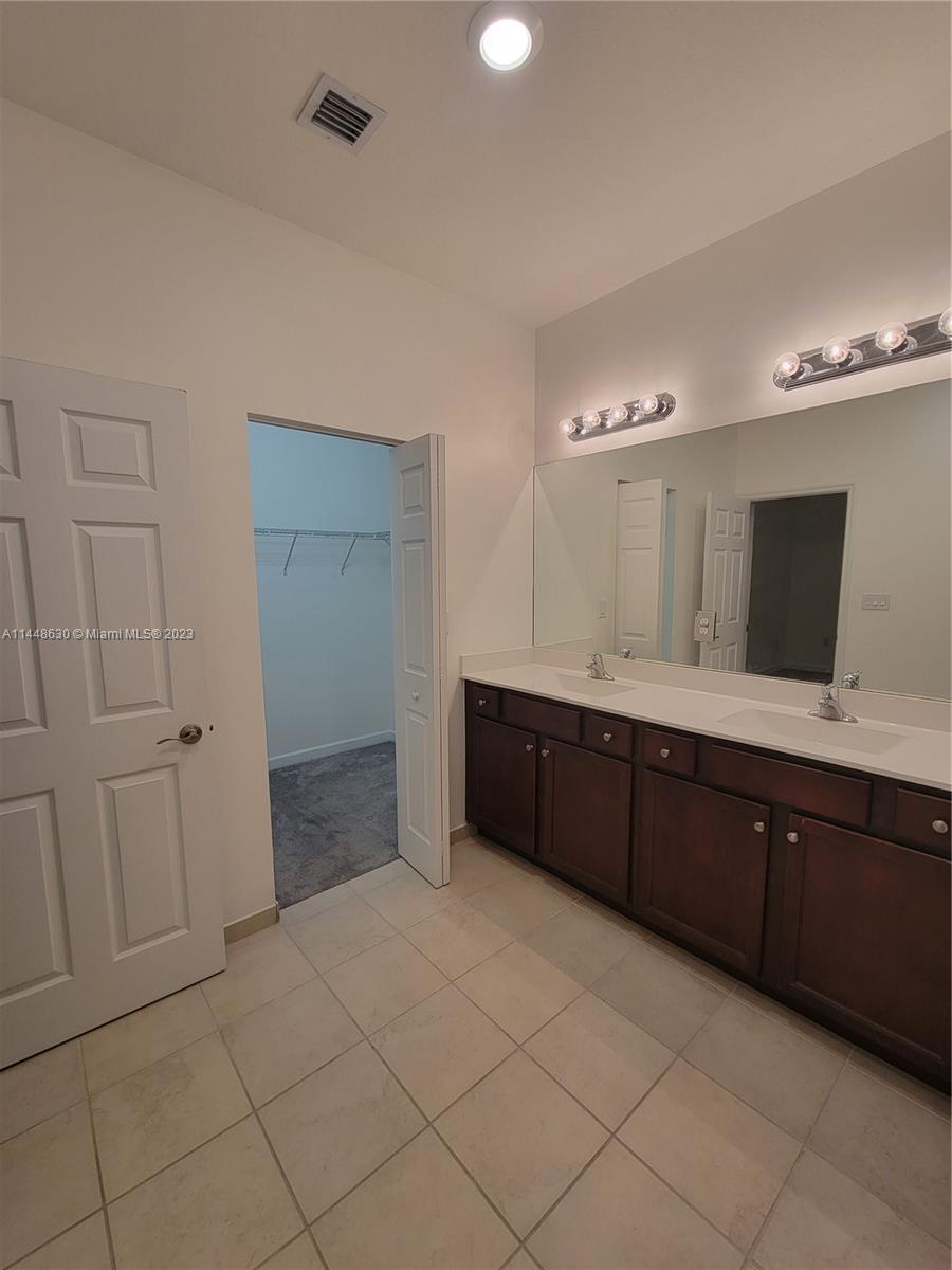 CELEBRATION POINTE - Residential Lease