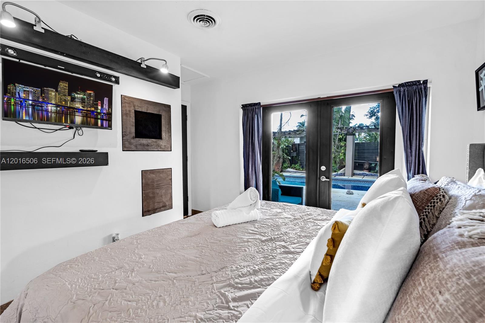ROYAL PALM ACRES FIRST SE - Residential Lease