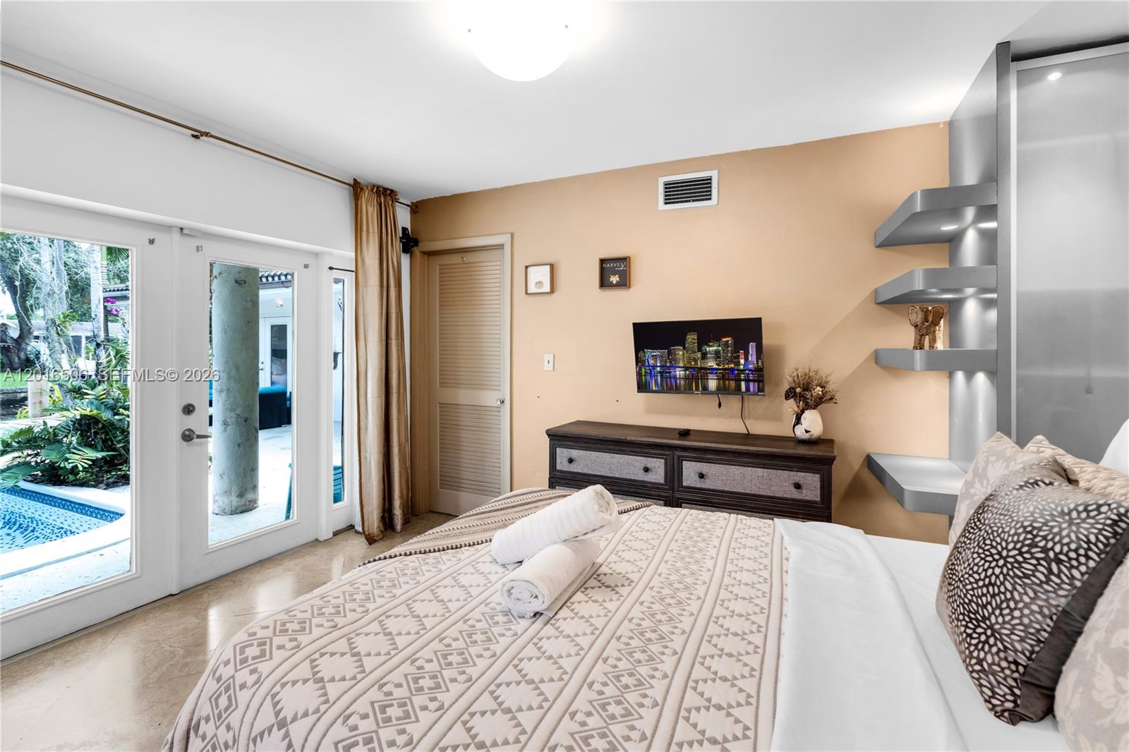 ROYAL PALM ACRES FIRST SE - Residential Lease