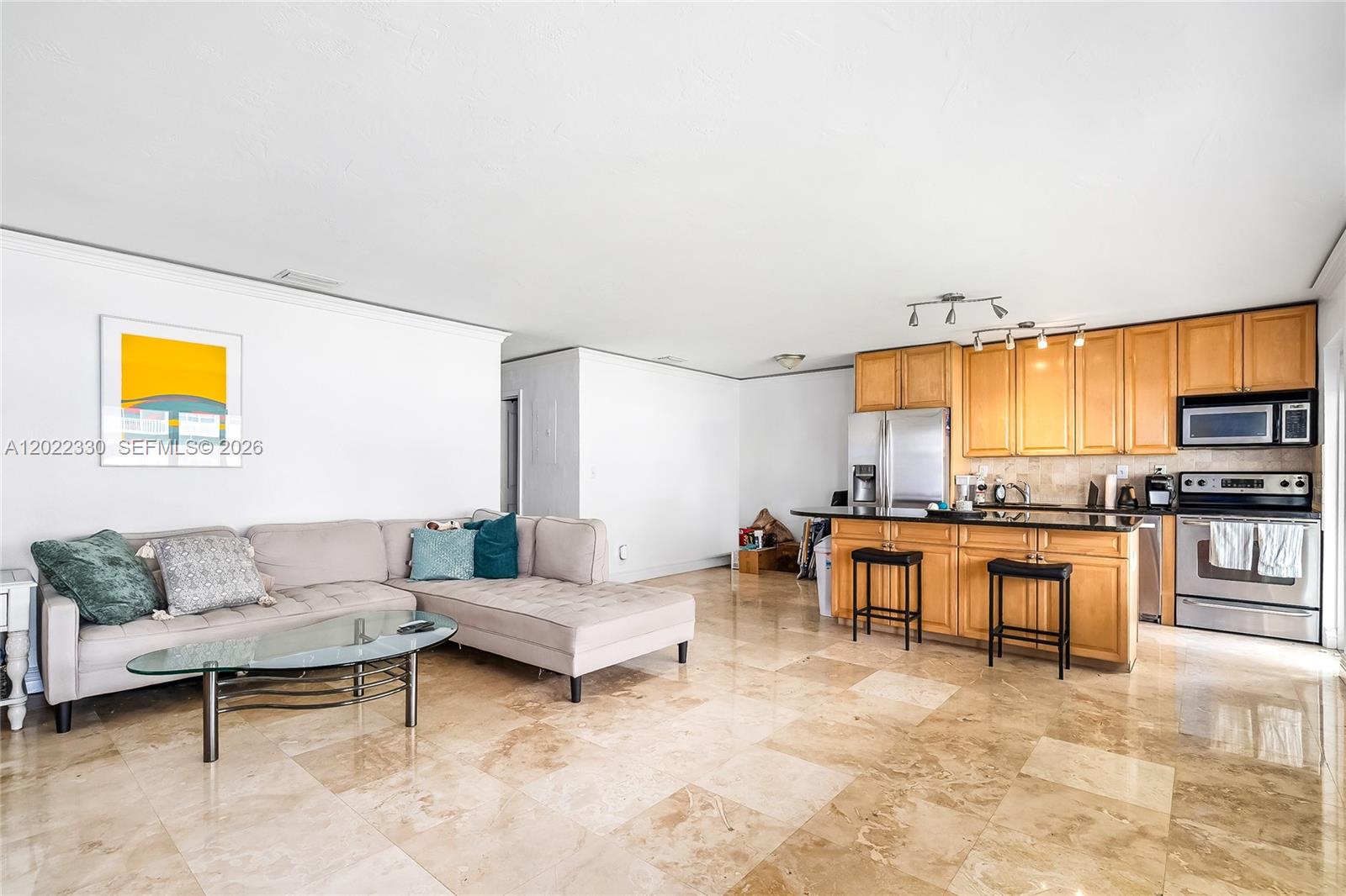 WATERSIDE ON THE INTRACOA - Residential