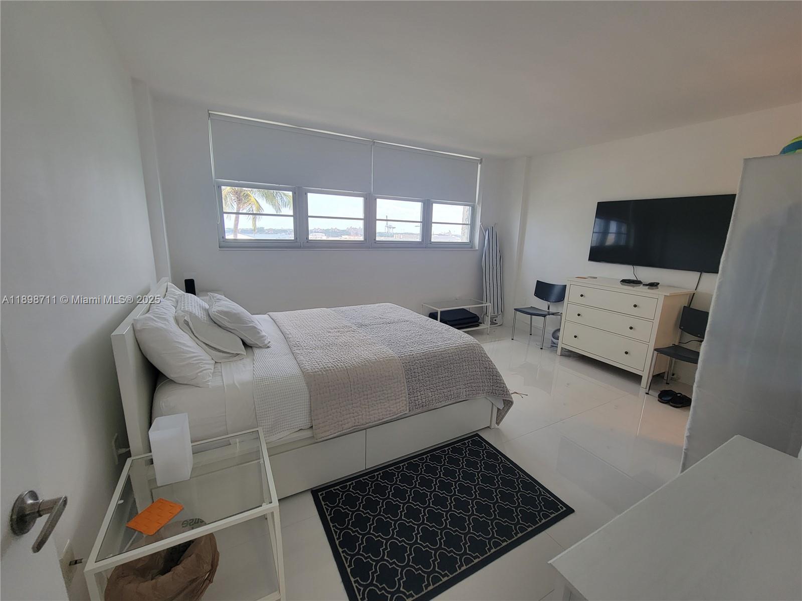 SOUTH BAY CLUB CONDO - Residential Lease