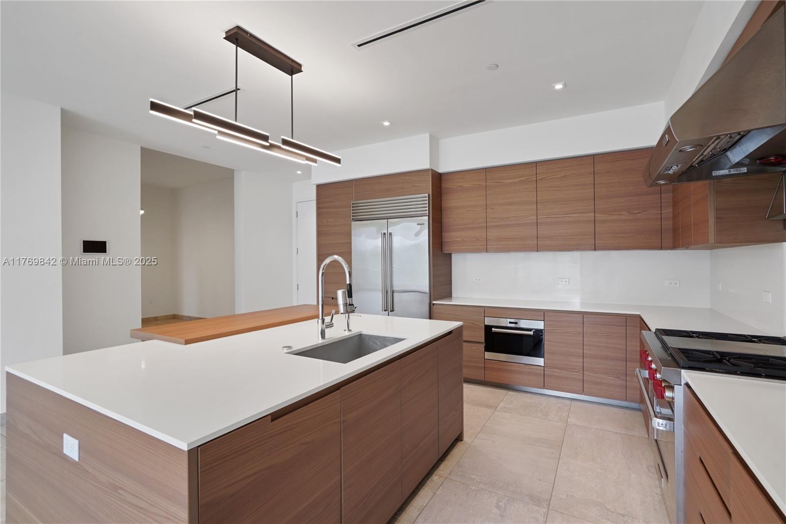 3581 E Glencoe St 307