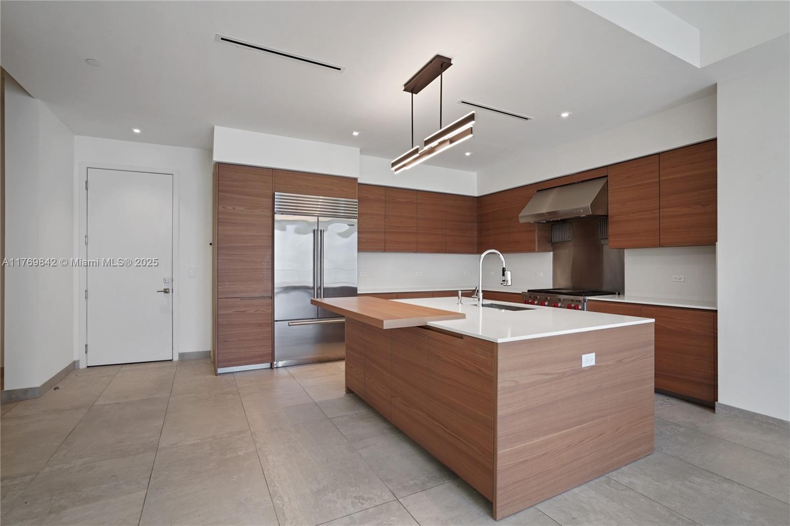 3581 E Glencoe St 307