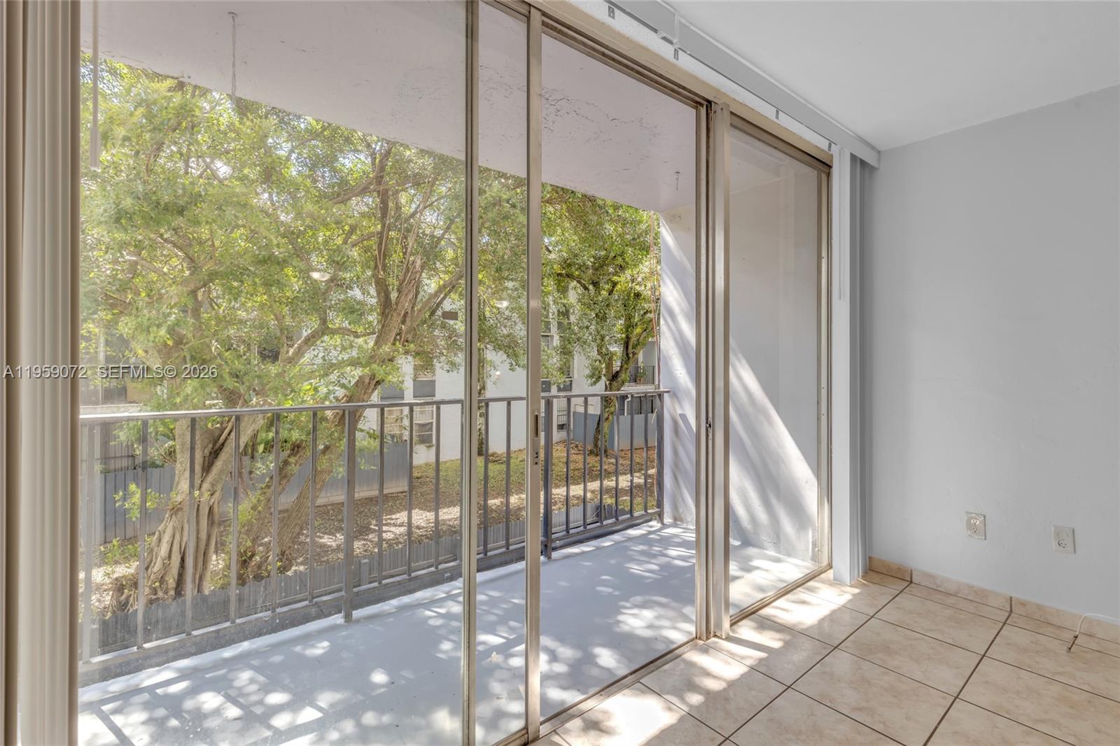 THE GREENS CONDO - Residential