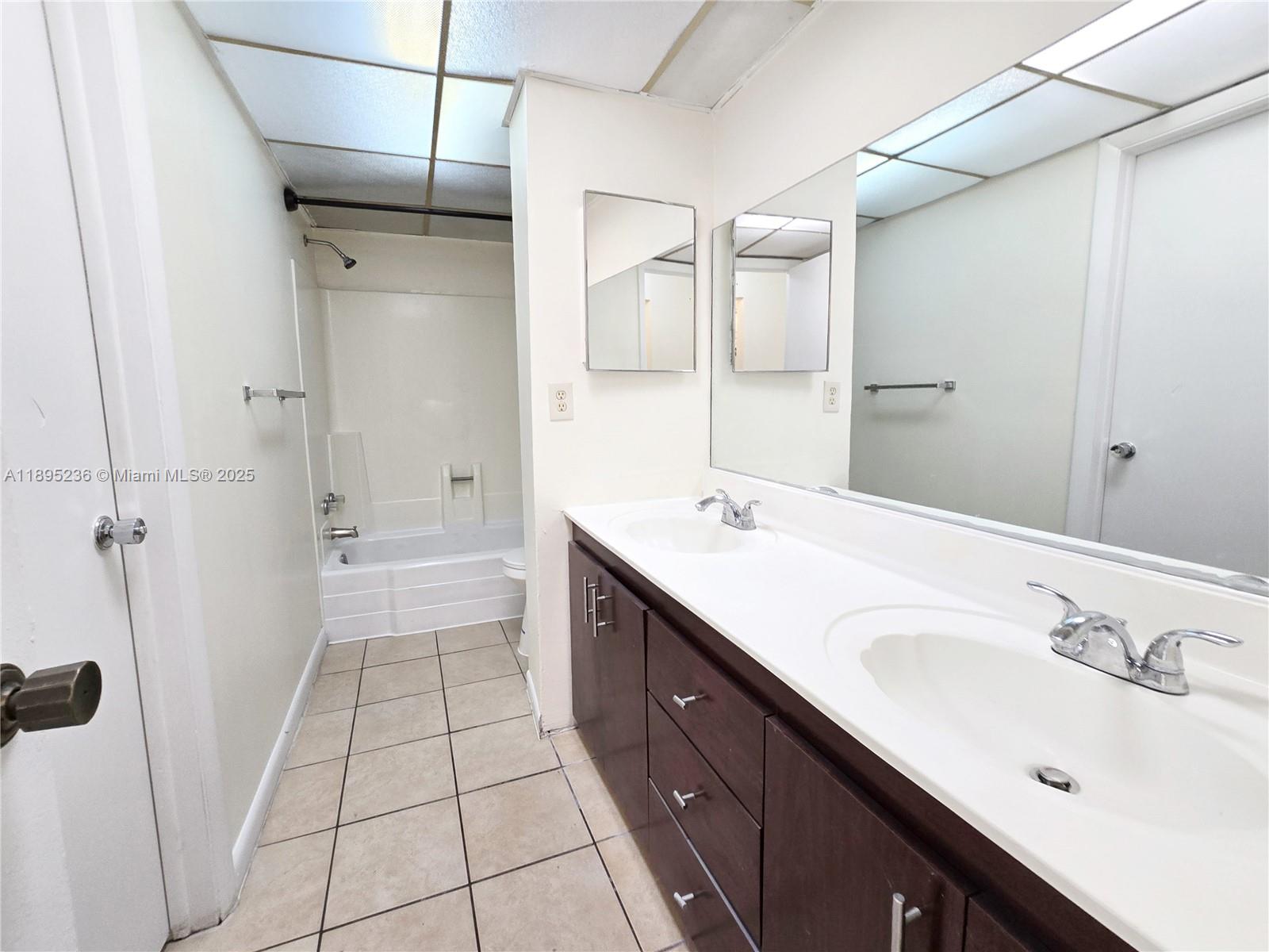 BROOKFIELD SQUARE CONDO - Residential