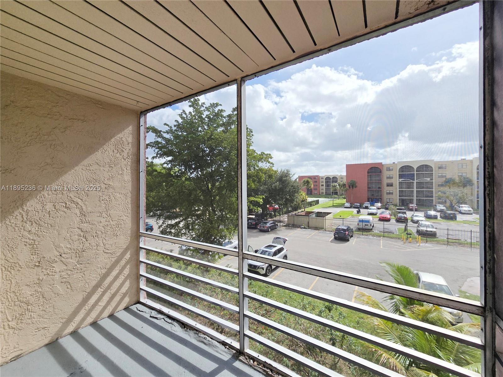 BROOKFIELD SQUARE CONDO - Residential