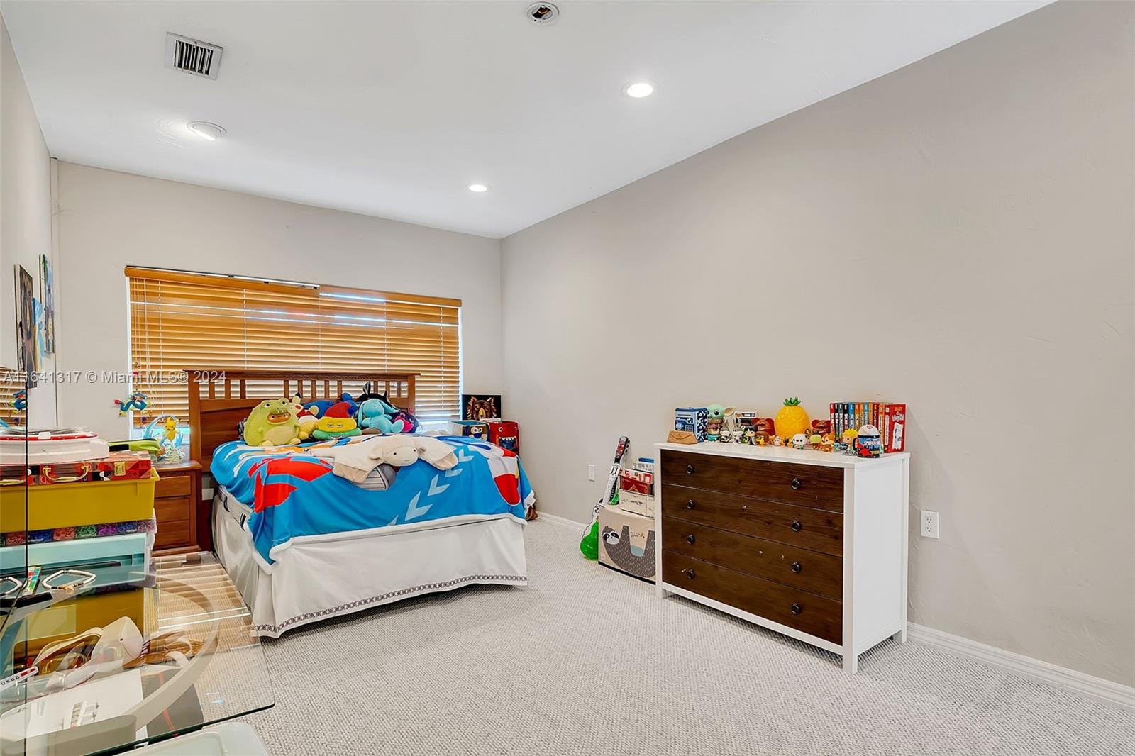 CORAL REEF ESTATES - Residential