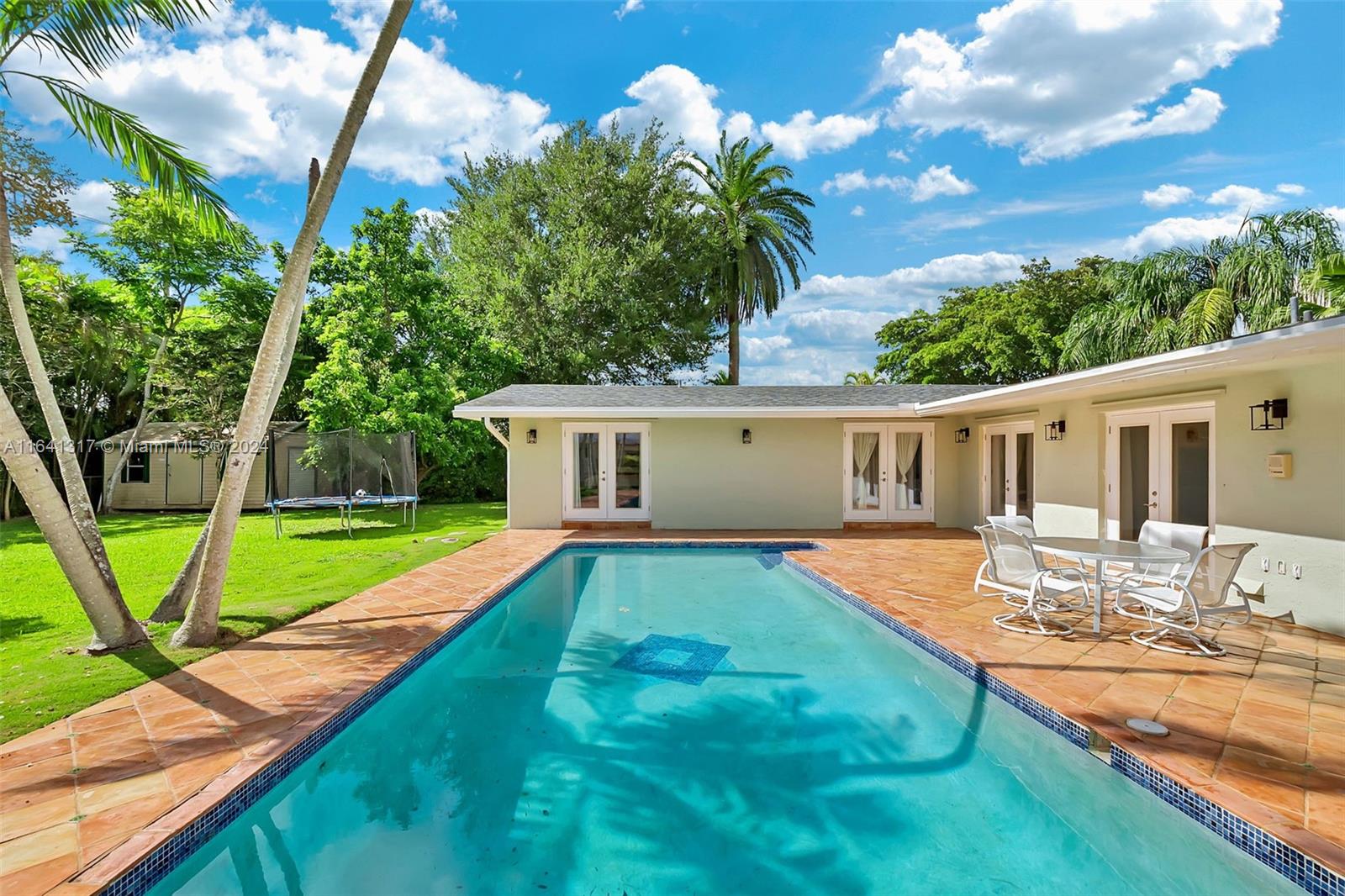 CORAL REEF ESTATES - Residential
