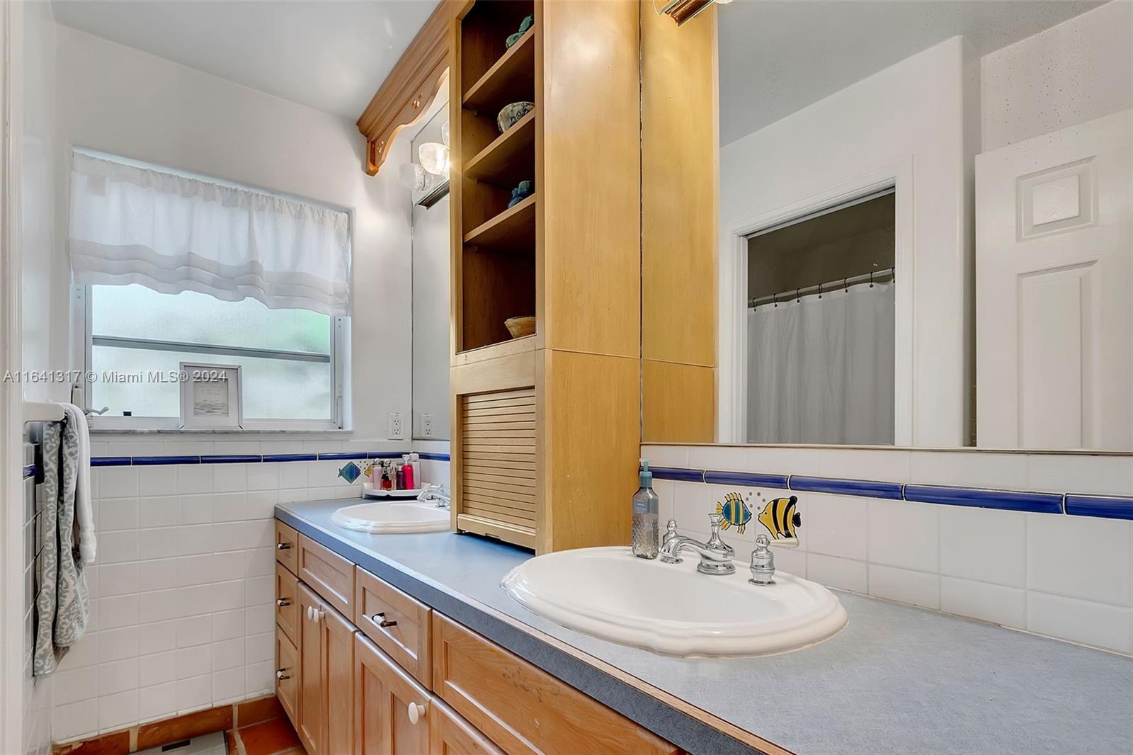 CORAL REEF ESTATES - Residential
