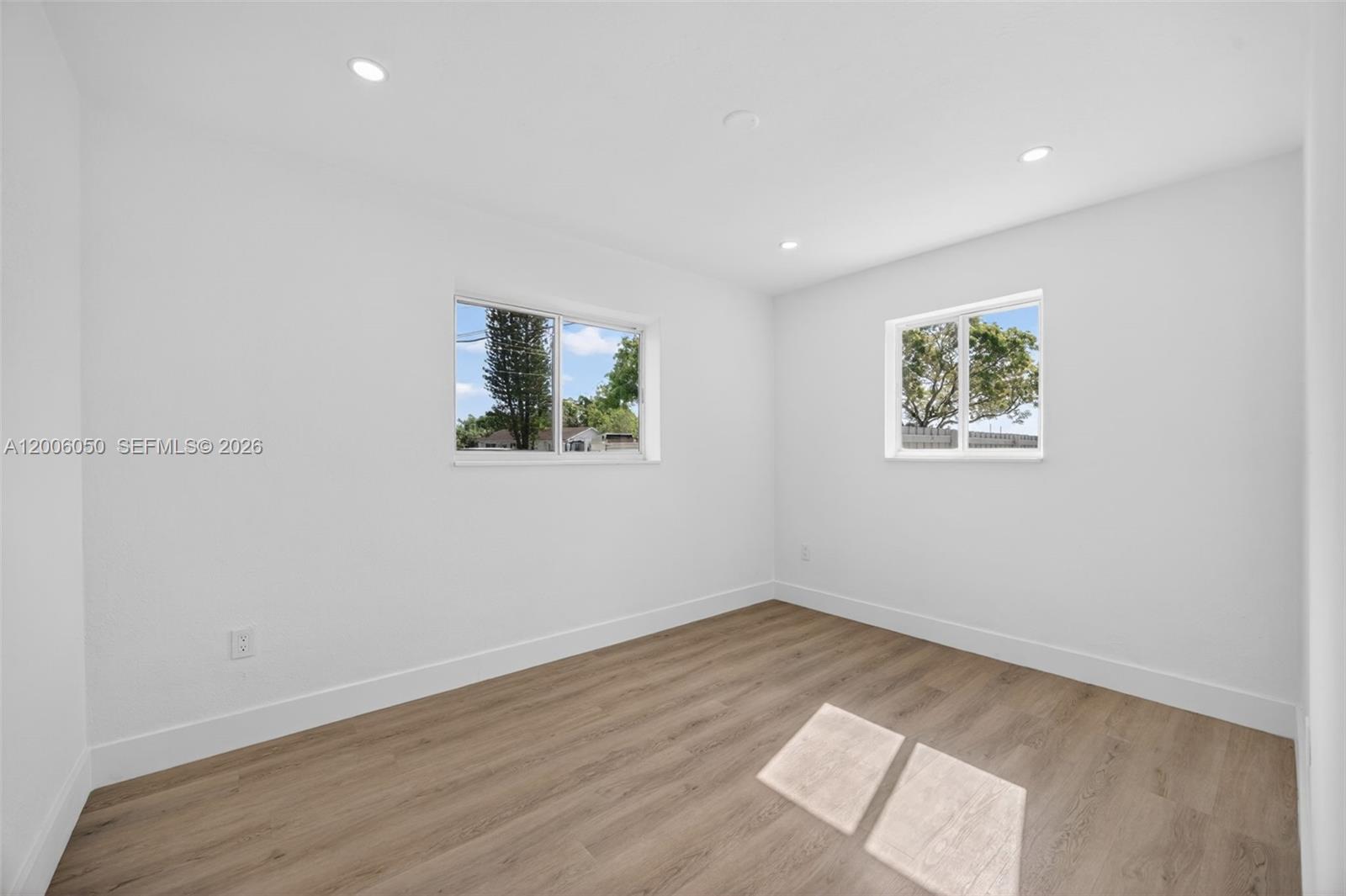 HMSTD LAKE PARK HOMES - Residential