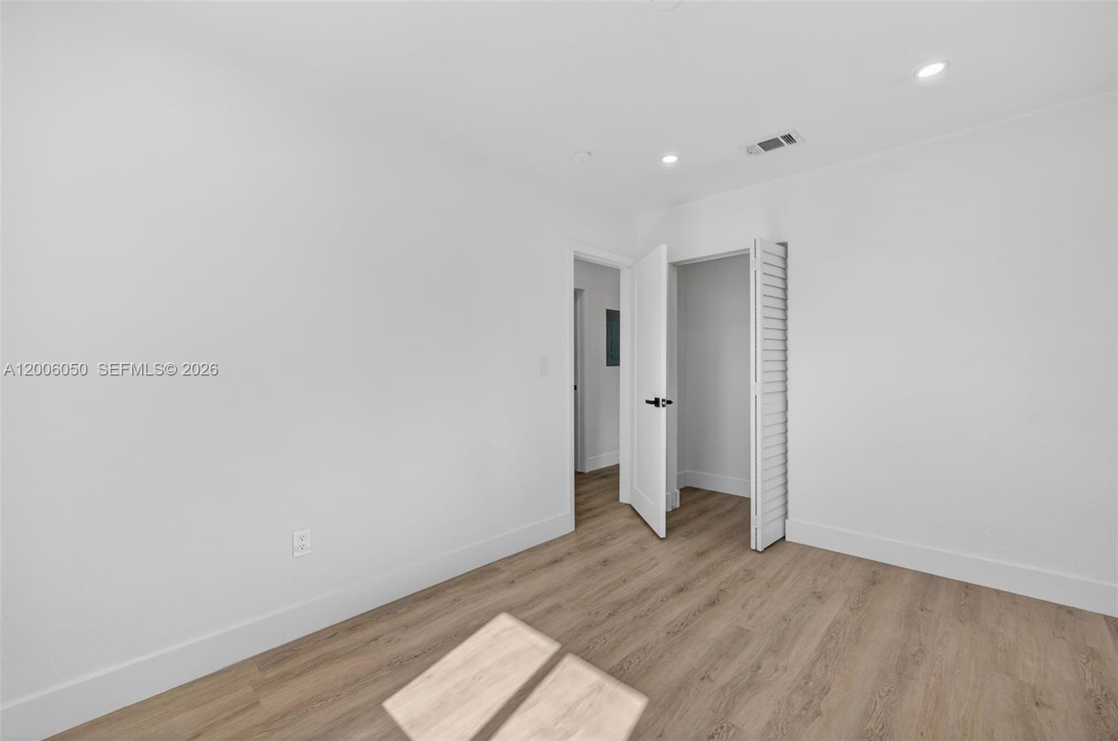 HMSTD LAKE PARK HOMES - Residential