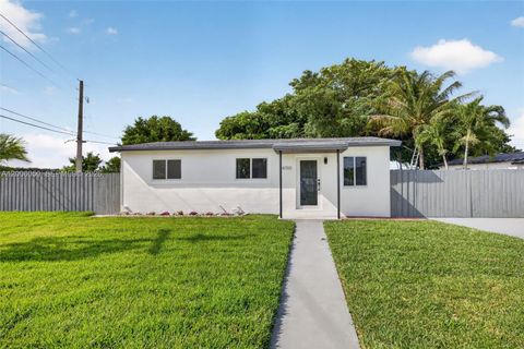 Photo of 14700 SW 302nd St, Homestead, FL 33033 (MLS # A12006050)