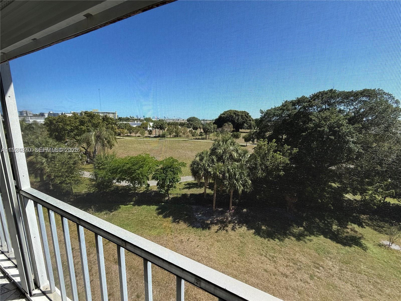 HILLCREST COUNTRY CLUB AP - Residential