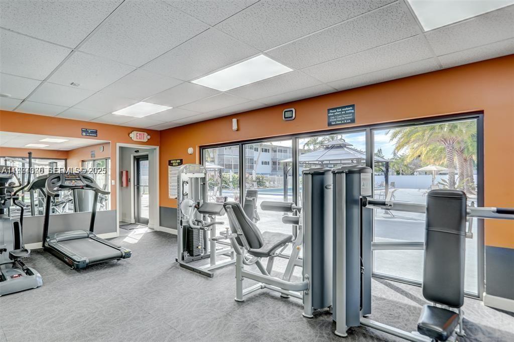 HILLCREST COUNTRY CLUB AP - Residential