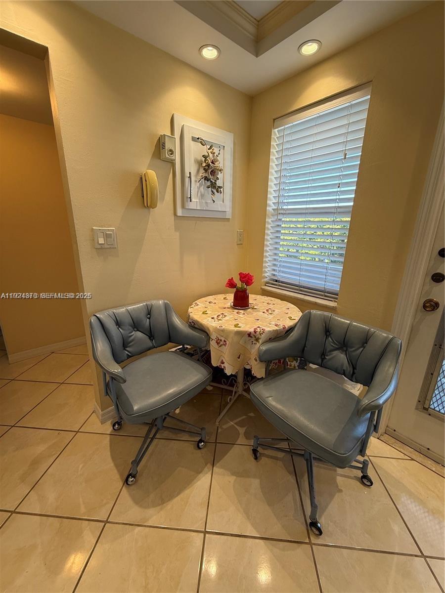 HILLCREST COUNTRY CLUB AP - Residential