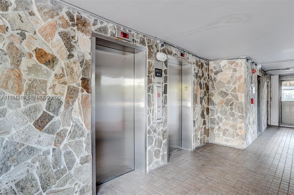 HILLCREST COUNTRY CLUB AP - Residential