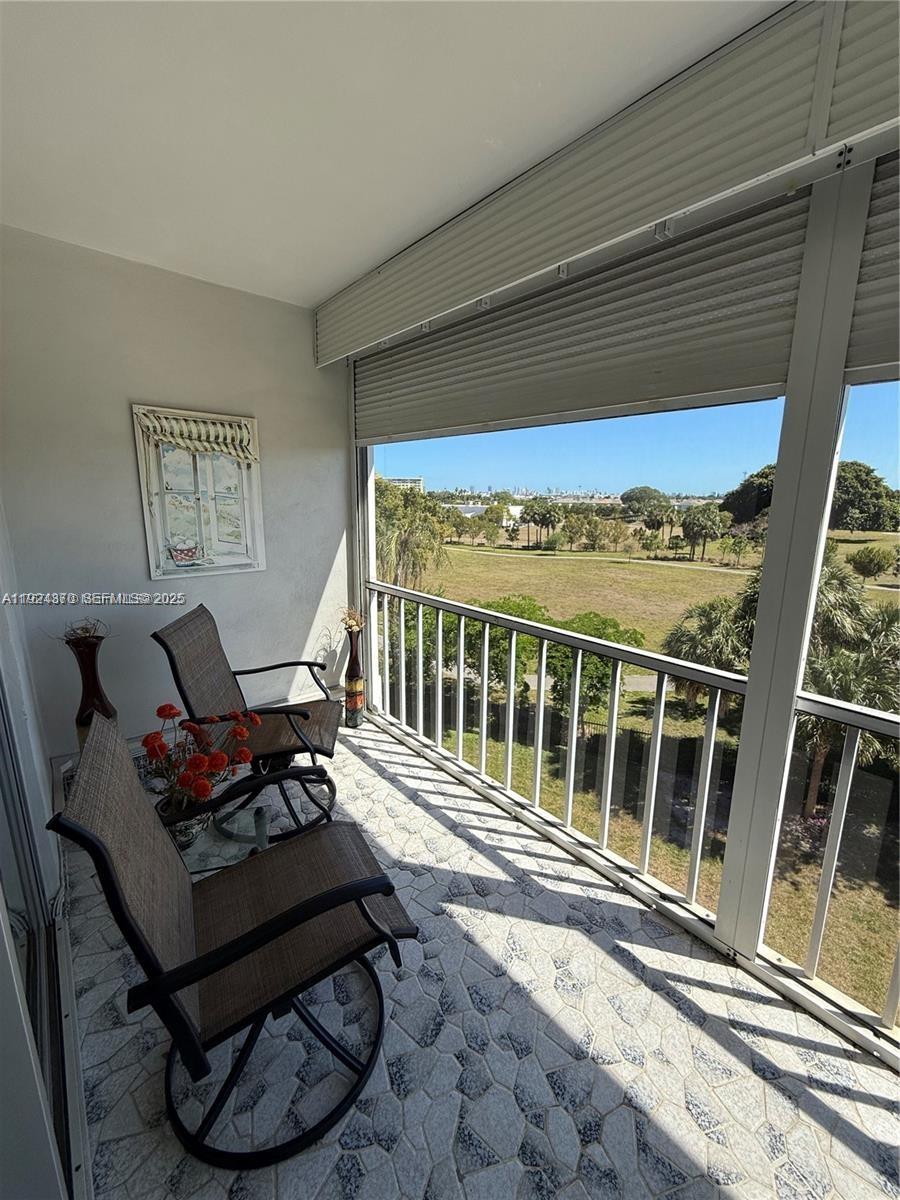 HILLCREST COUNTRY CLUB AP - Residential