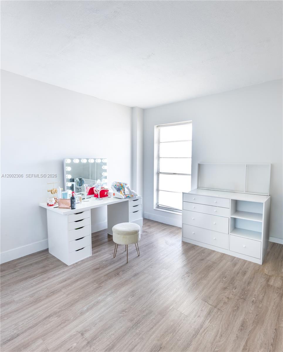 LE JEUNE HOUSE CONDO - Residential