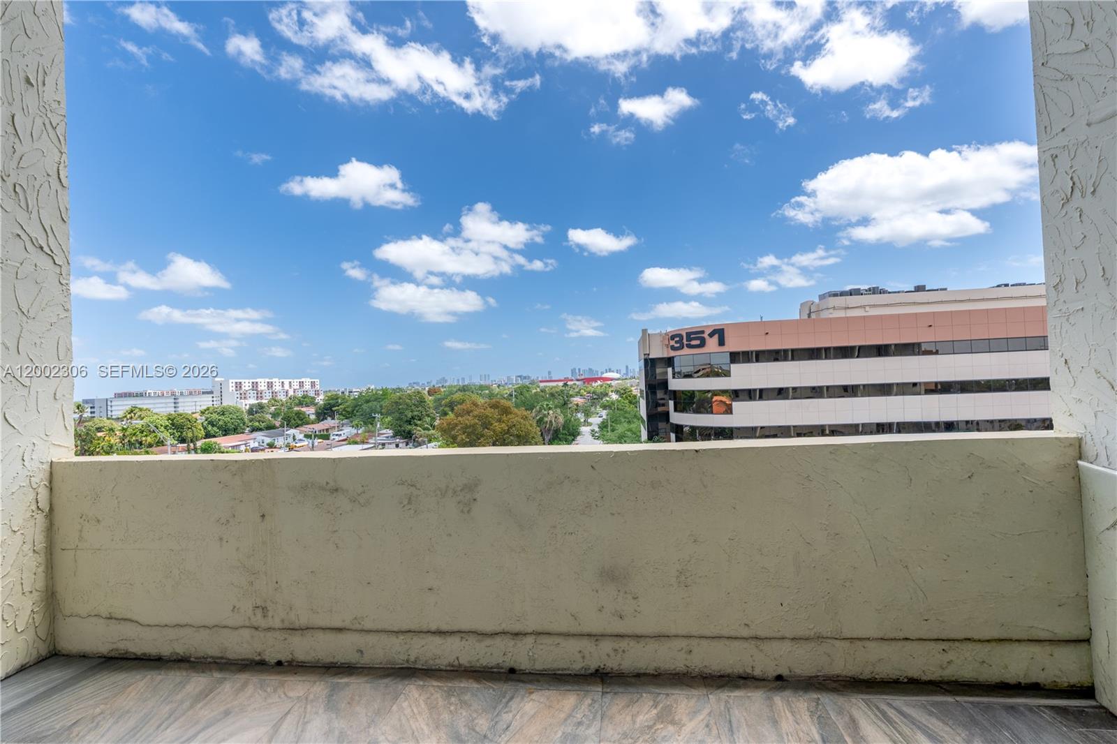 LE JEUNE HOUSE CONDO - Residential