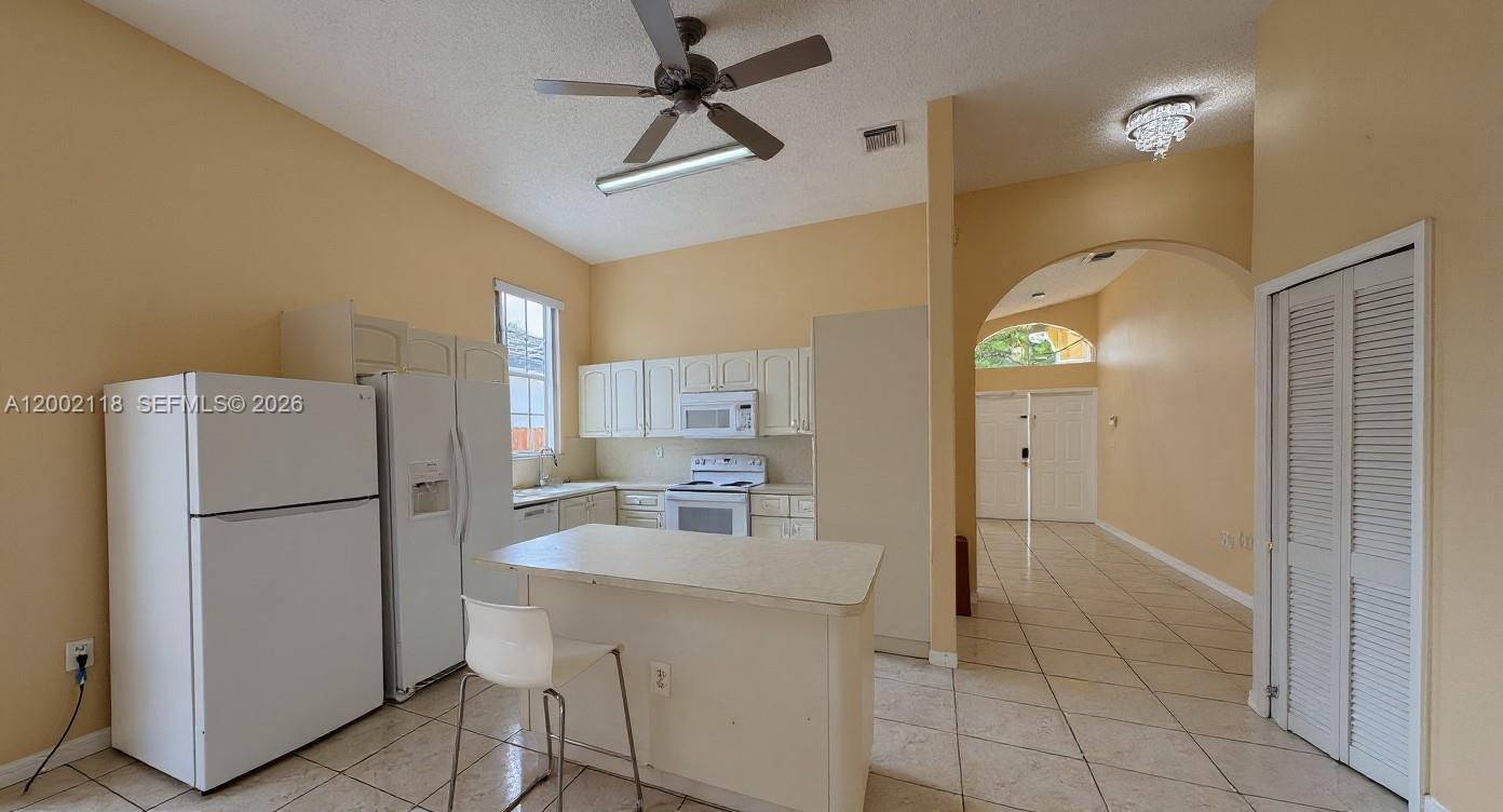 BISMARK HOMES AT VENEZIA - Residential Lease