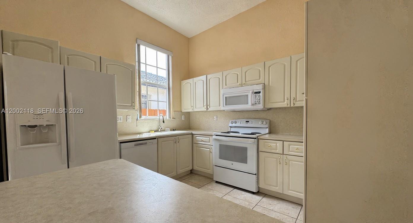 BISMARK HOMES AT VENEZIA - Residential Lease