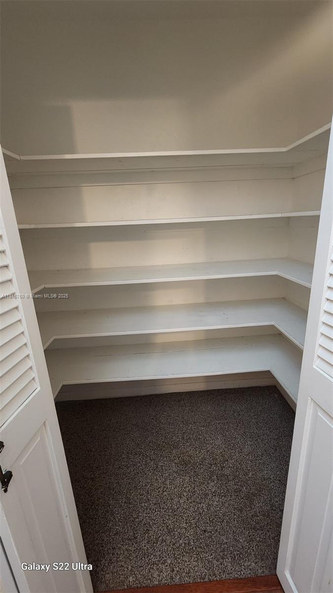 HILLS OF INVERRARY TRACT - Residential