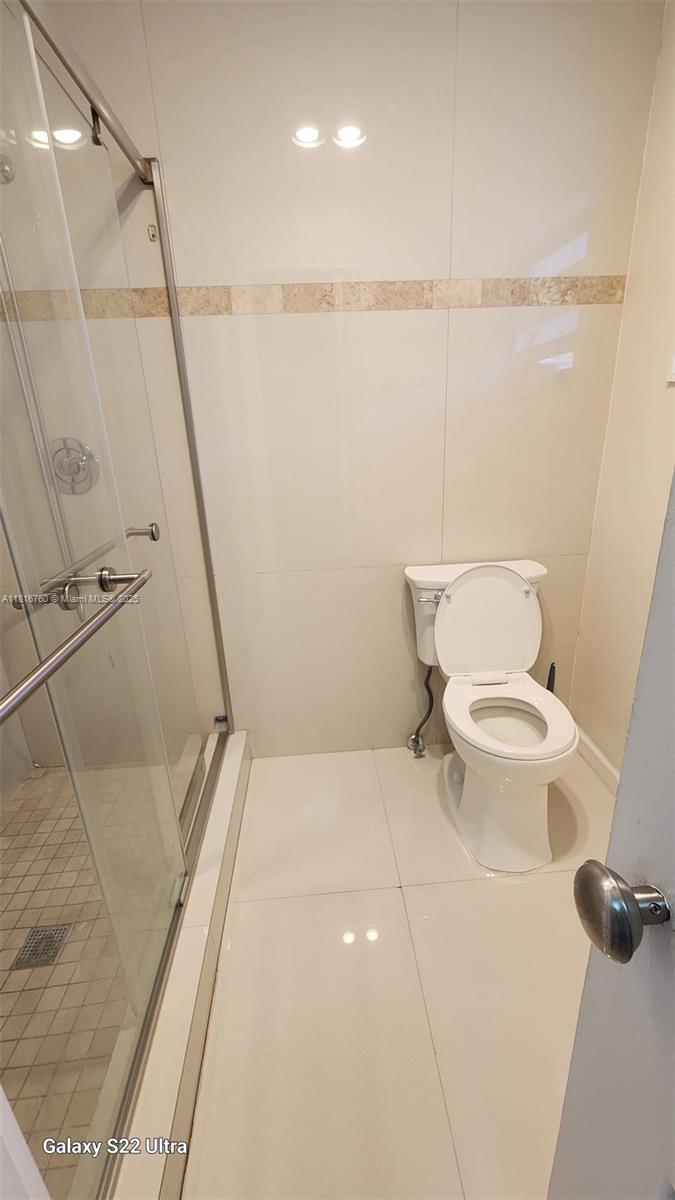 HILLS OF INVERRARY TRACT - Residential