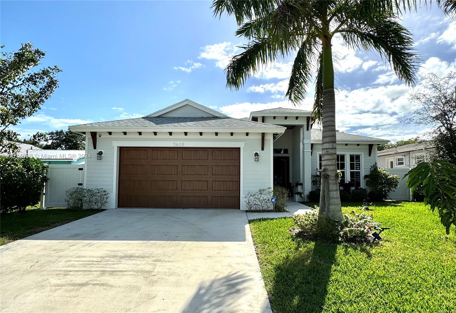 Property for Sale at 3659 N Flagler Dr, West Palm Beach, Palm Beach County, Florida - Bedrooms: 3 
Bathrooms: 2  - $995,000