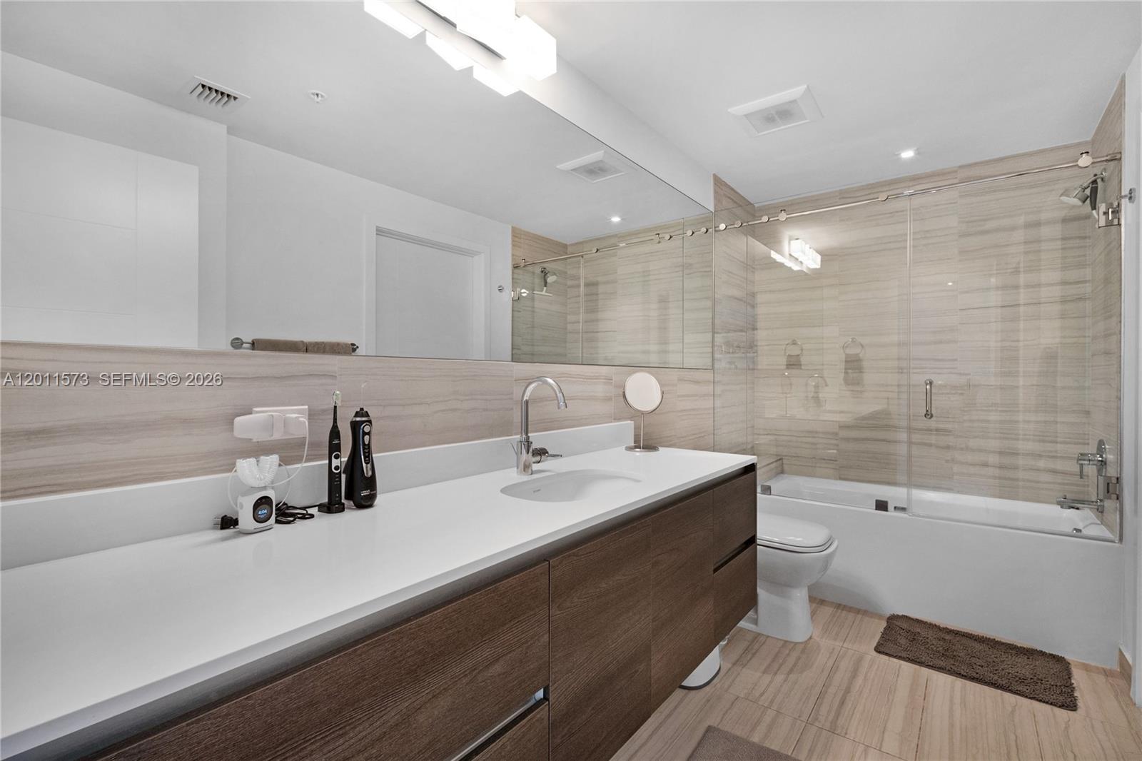 301 Altara Ave 823