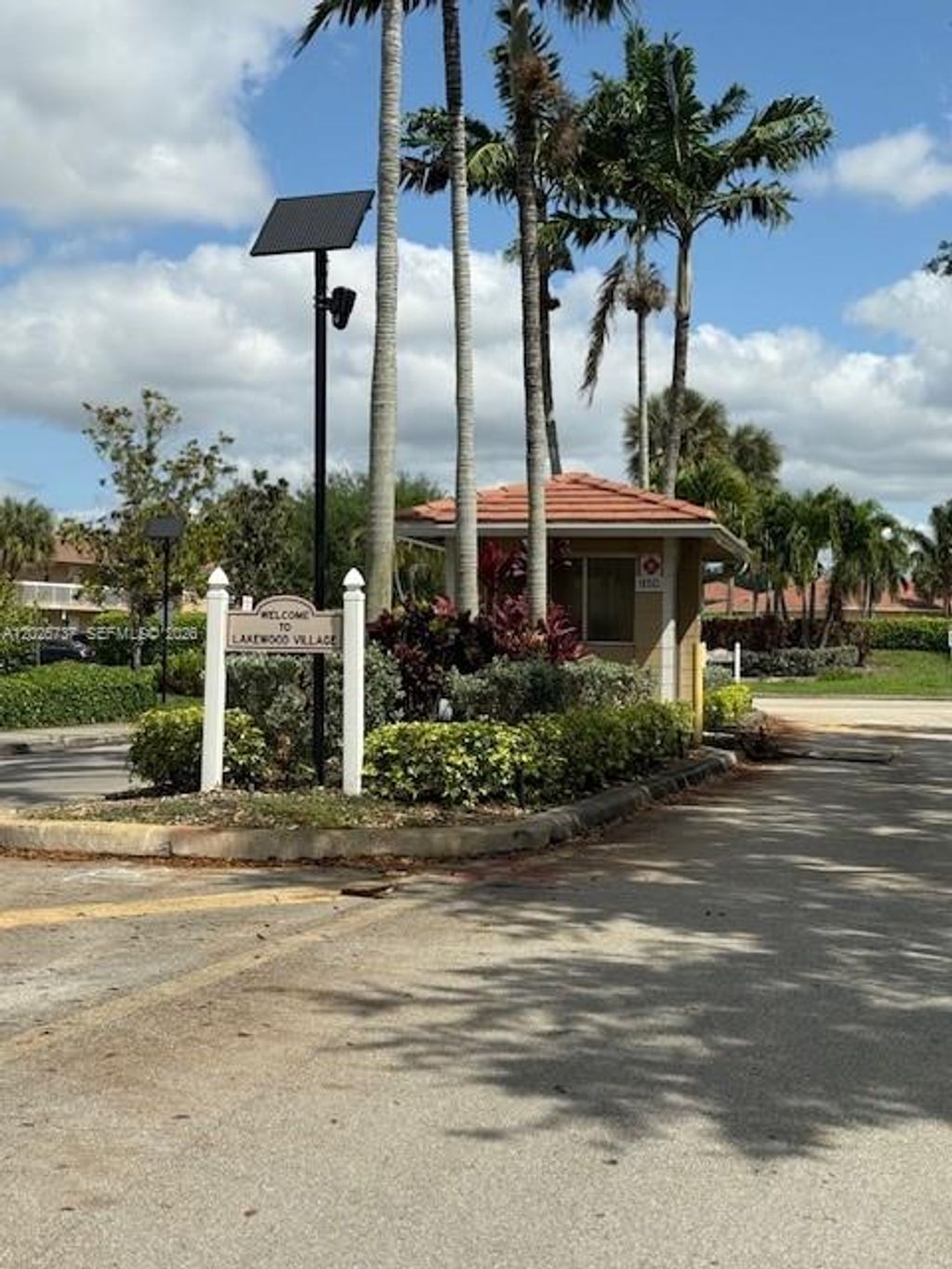 Photo of 922 Twin Lake Dr #922, Coral Springs, FL 33071 (MLS # A12025737)