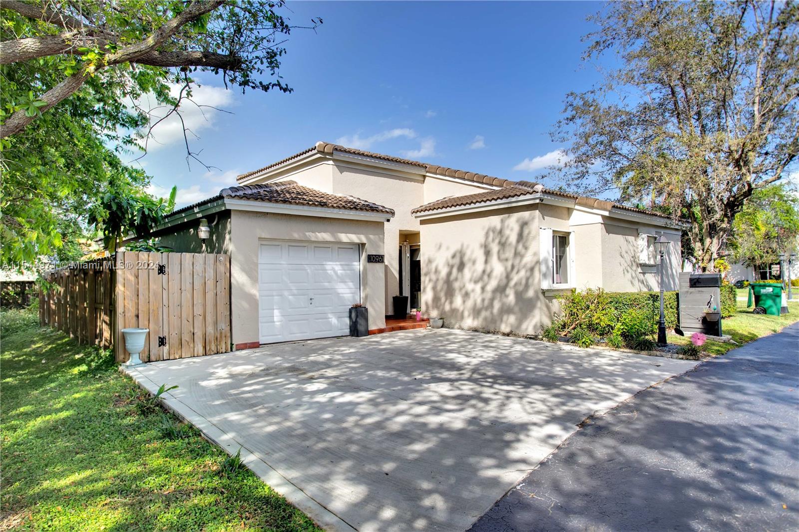POINCIANA AT SUNSET - Residential