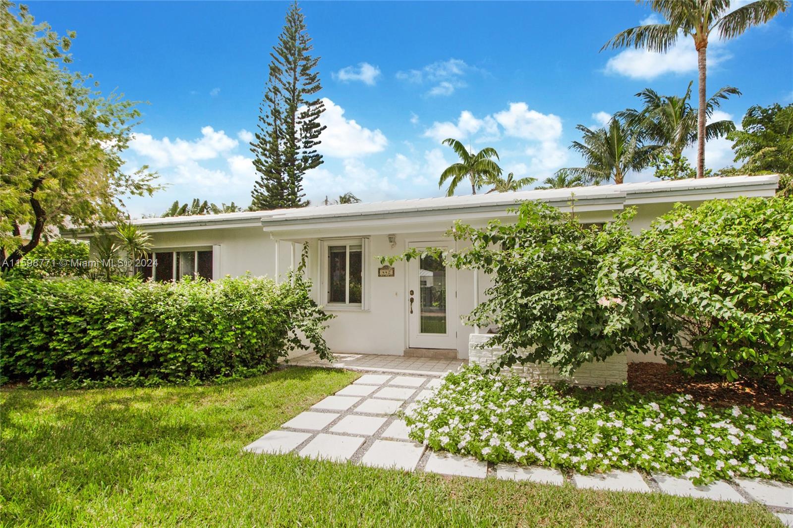 TROPICAL ISLE HOMES SUB 1 - Residential