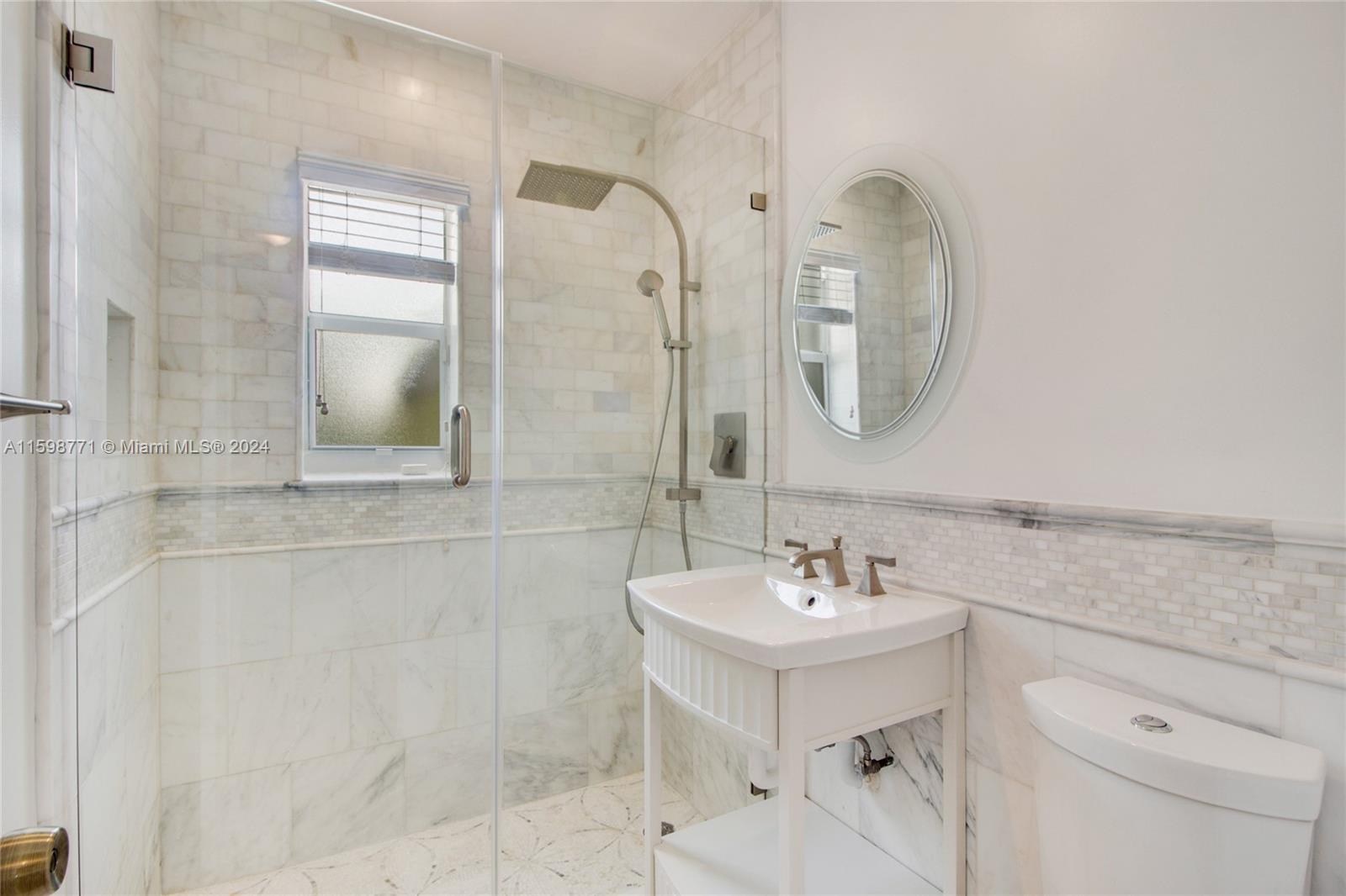 TROPICAL ISLE HOMES SUB 1 - Residential