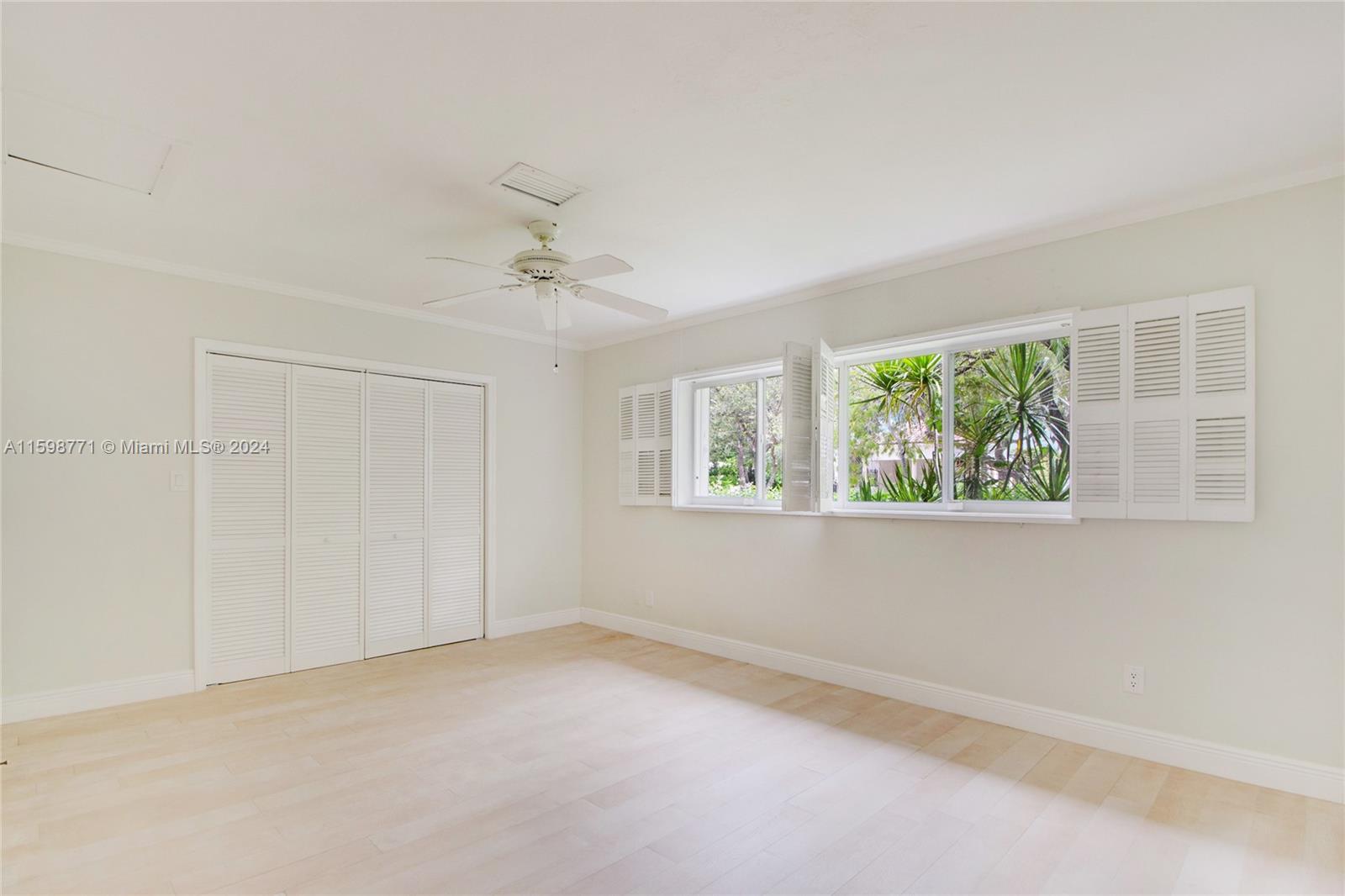 TROPICAL ISLE HOMES SUB 1 - Residential