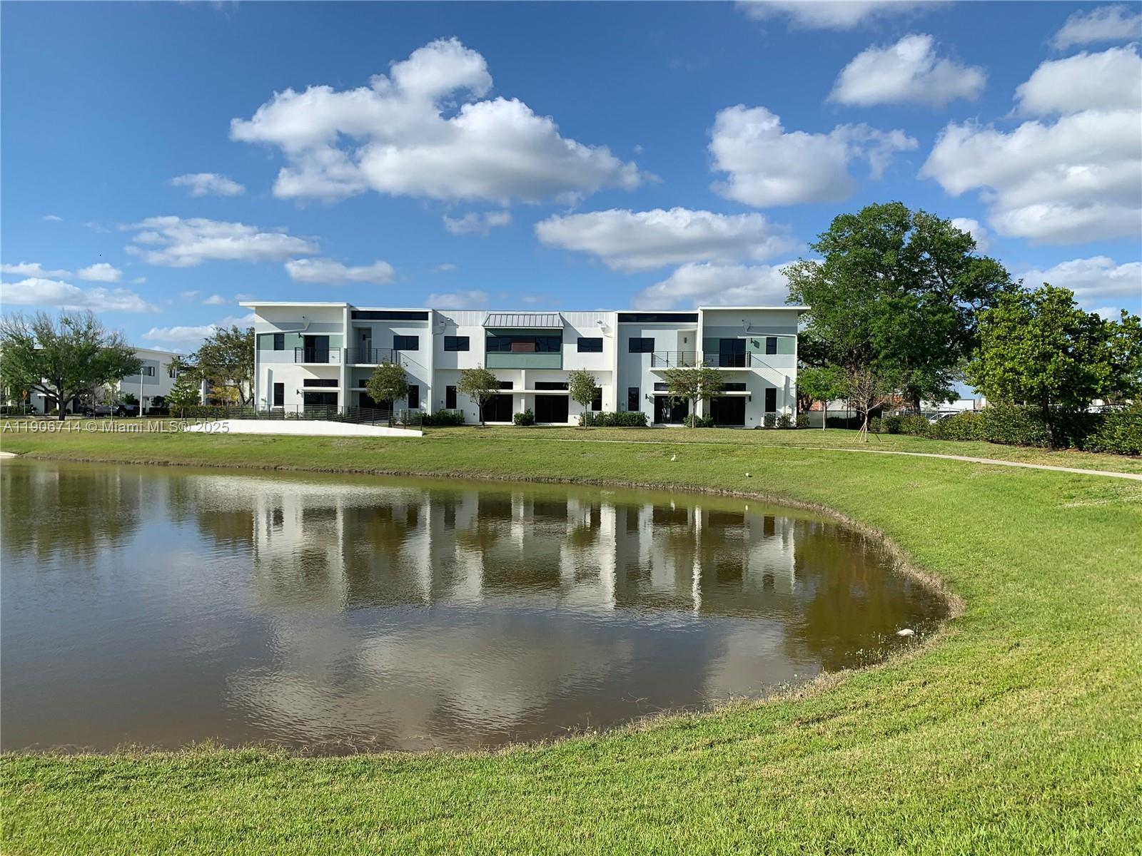 PLANTATION BUSINESS PARK - Residential Lease