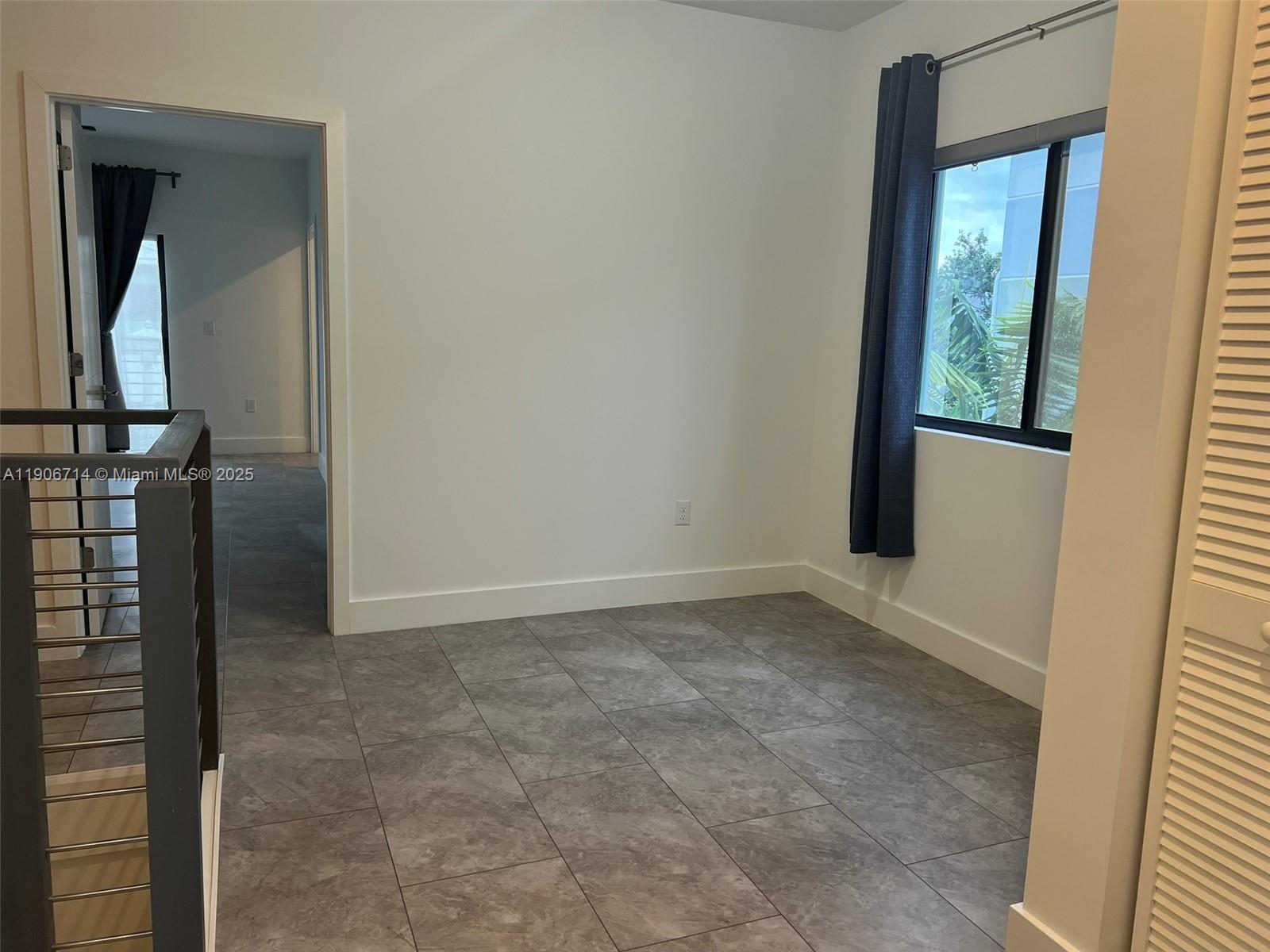 PLANTATION BUSINESS PARK - Residential Lease