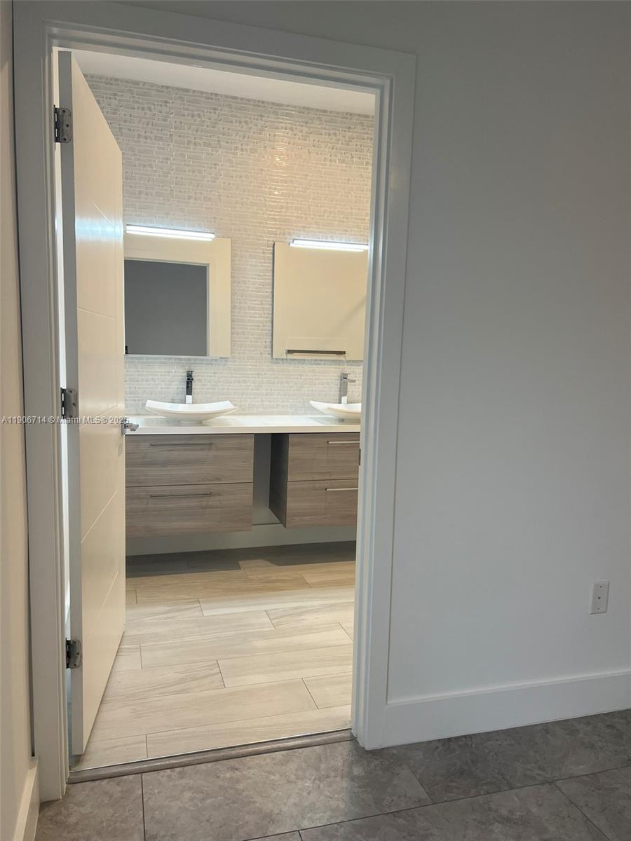 PLANTATION BUSINESS PARK - Residential Lease