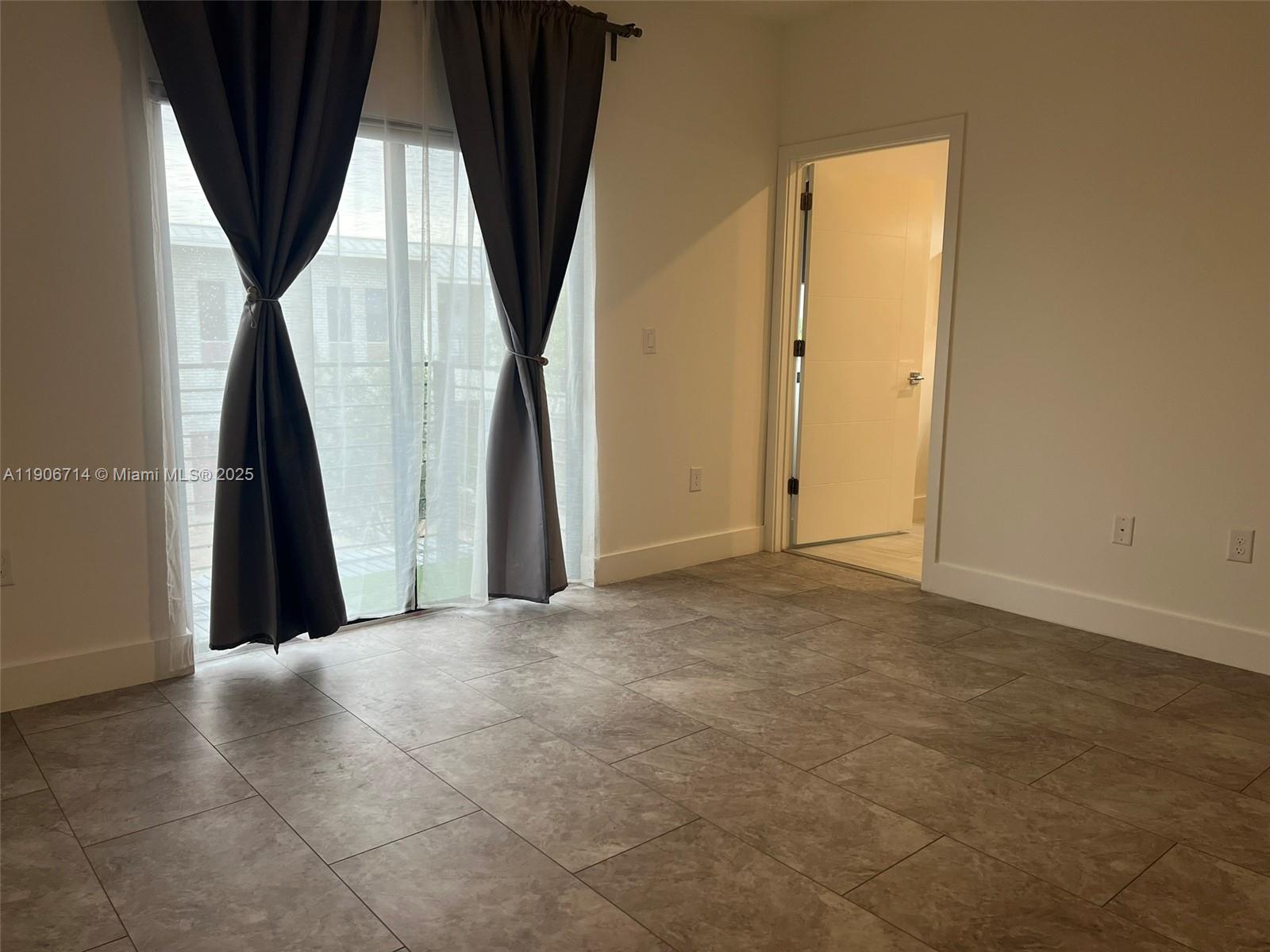 PLANTATION BUSINESS PARK - Residential Lease