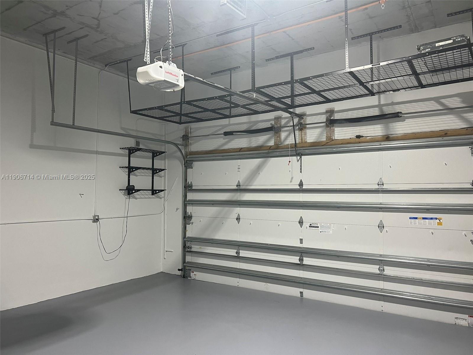 PLANTATION BUSINESS PARK - Residential Lease