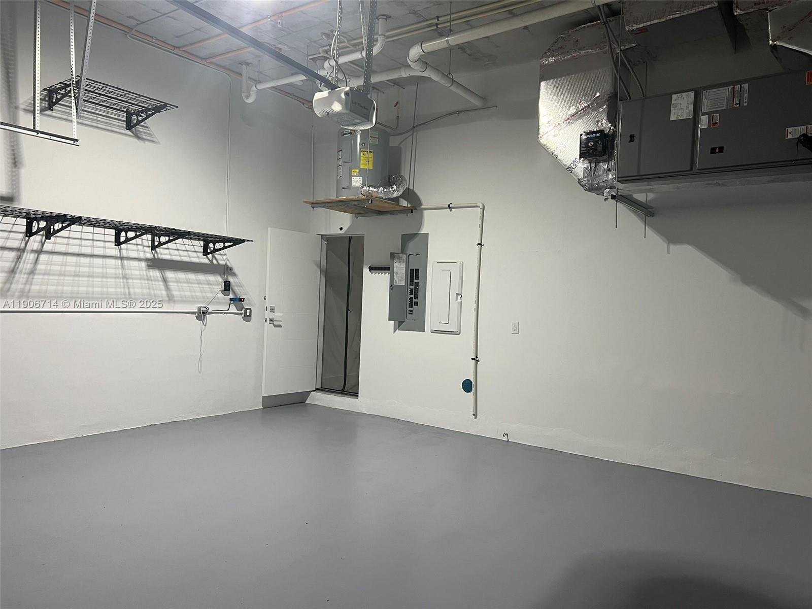 PLANTATION BUSINESS PARK - Residential Lease