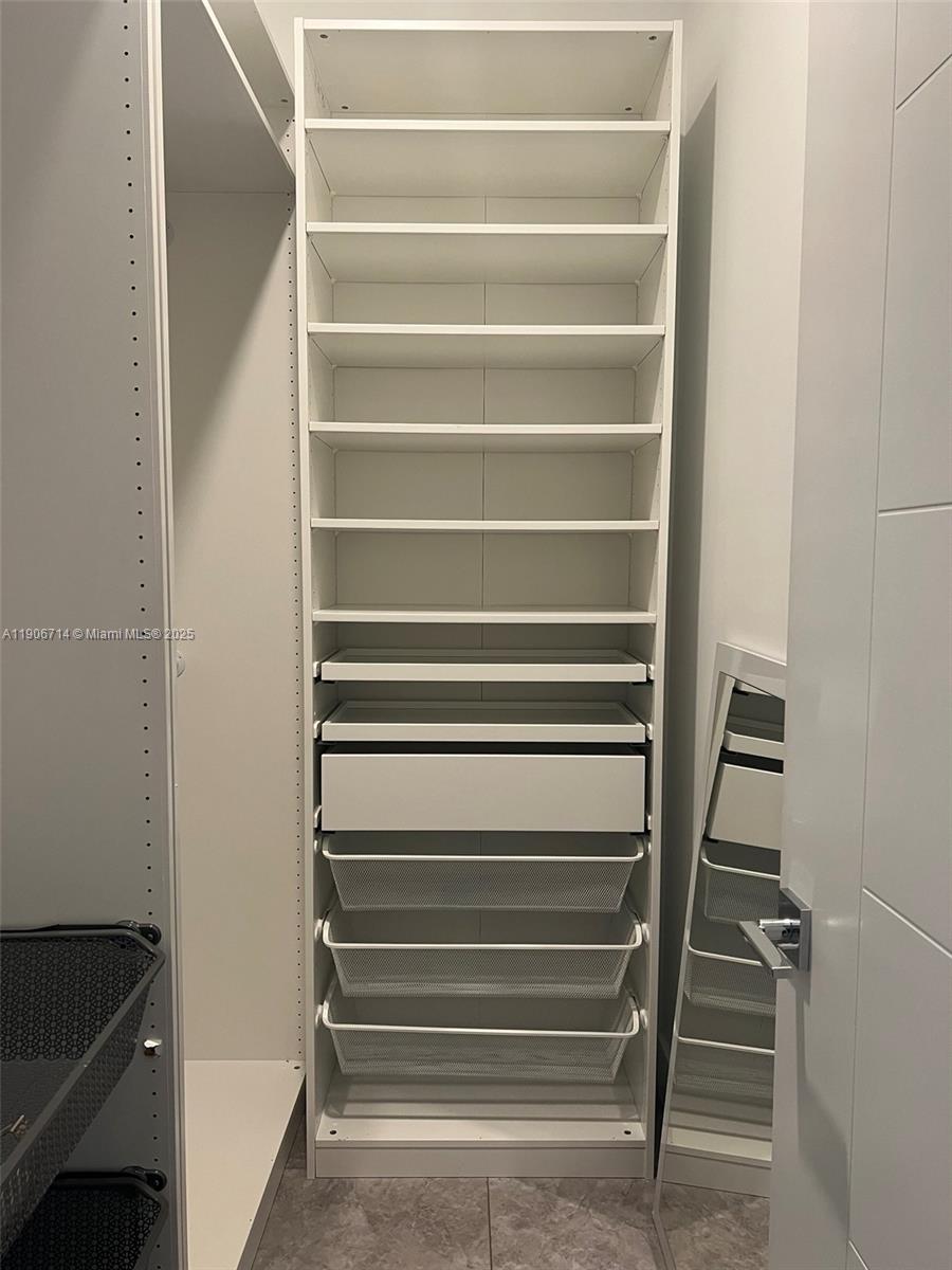 PLANTATION BUSINESS PARK - Residential Lease