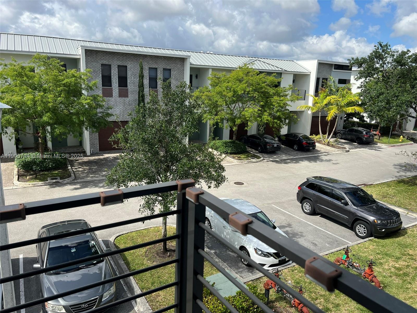 PLANTATION BUSINESS PARK - Residential Lease